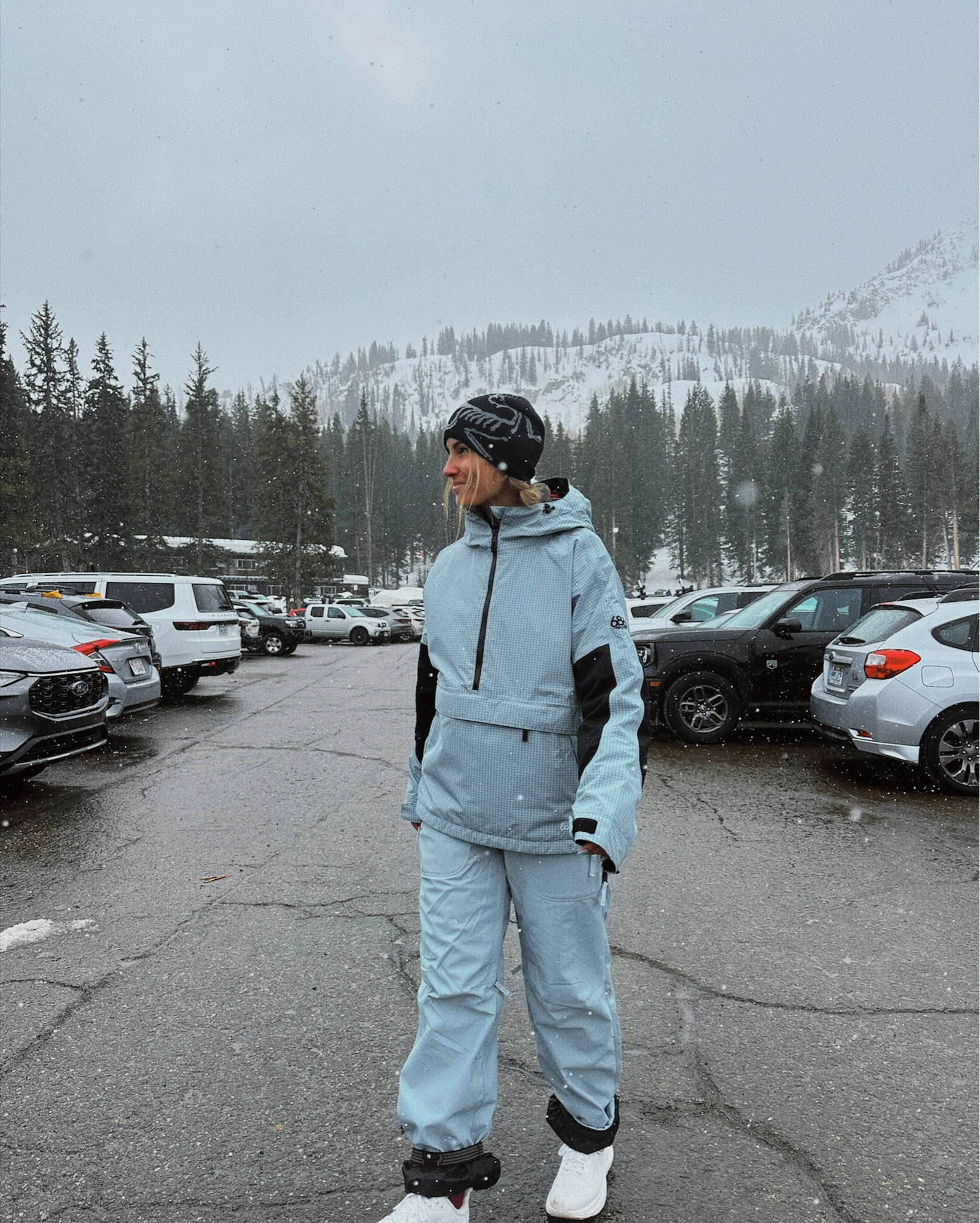 Ski outfit 🩵😮‍💨⛷️
wearing a medium in the bibs and the jacket! 

#LTKSeasonal