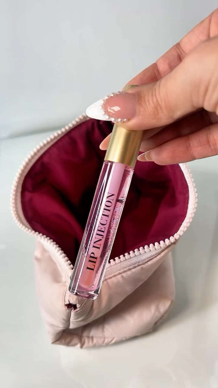 No amount of lip gloss is ever enough. After all, S once said, ‘Lipstick lasts longer, but lip gloss is more fun.’ And who are we to argue with her?💋 

#LTKcanada #LTKbeauty