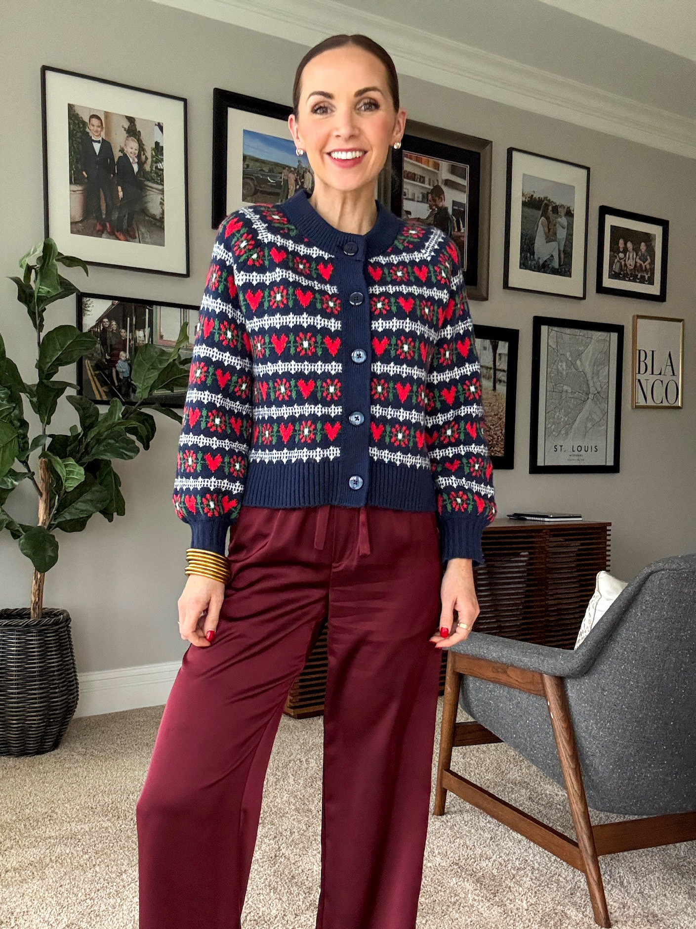 @oldnavy cardigan is going viral this winter for good reason! Snag it now for Valentines Day❤️

#LTKFindsUnder50 #LTKootd