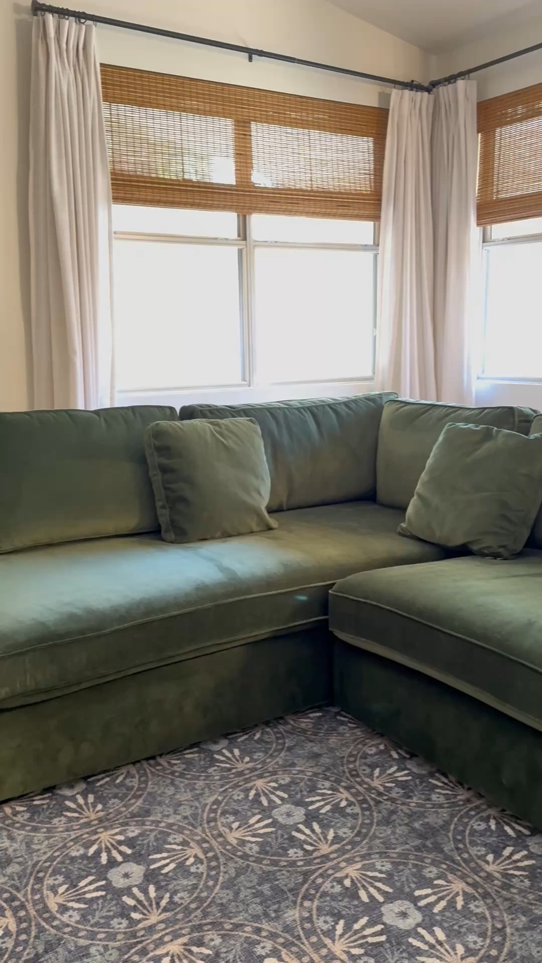living room decor. green velvet sectional. living room ideas. interior define. living room rug.

#LTKHome #LTKSeasonal #LTKSaleAlert