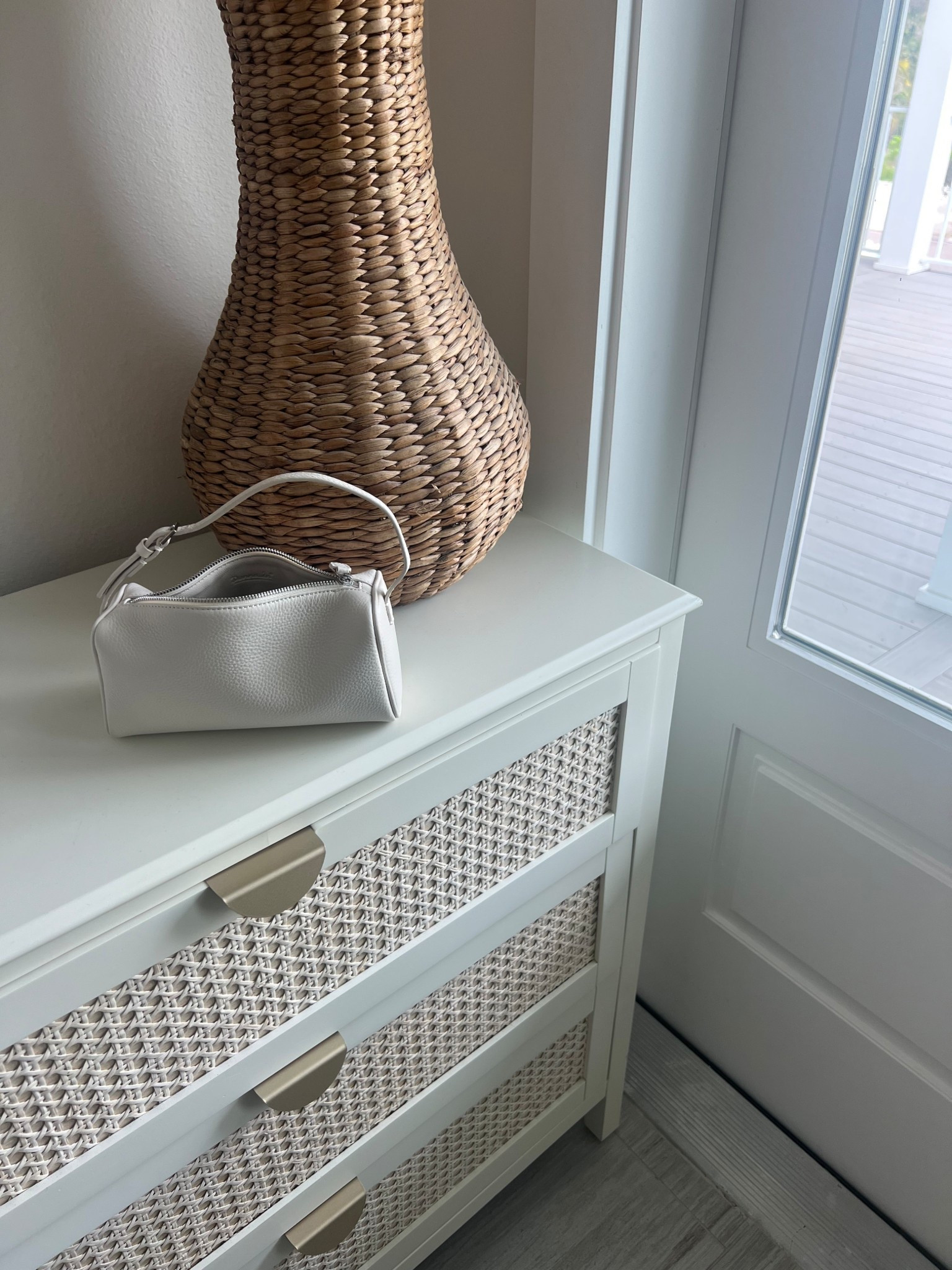 cutest on trend bag for under $40! 

#LTKFindsUnder100 #LTKItBag #LTKStyleTip