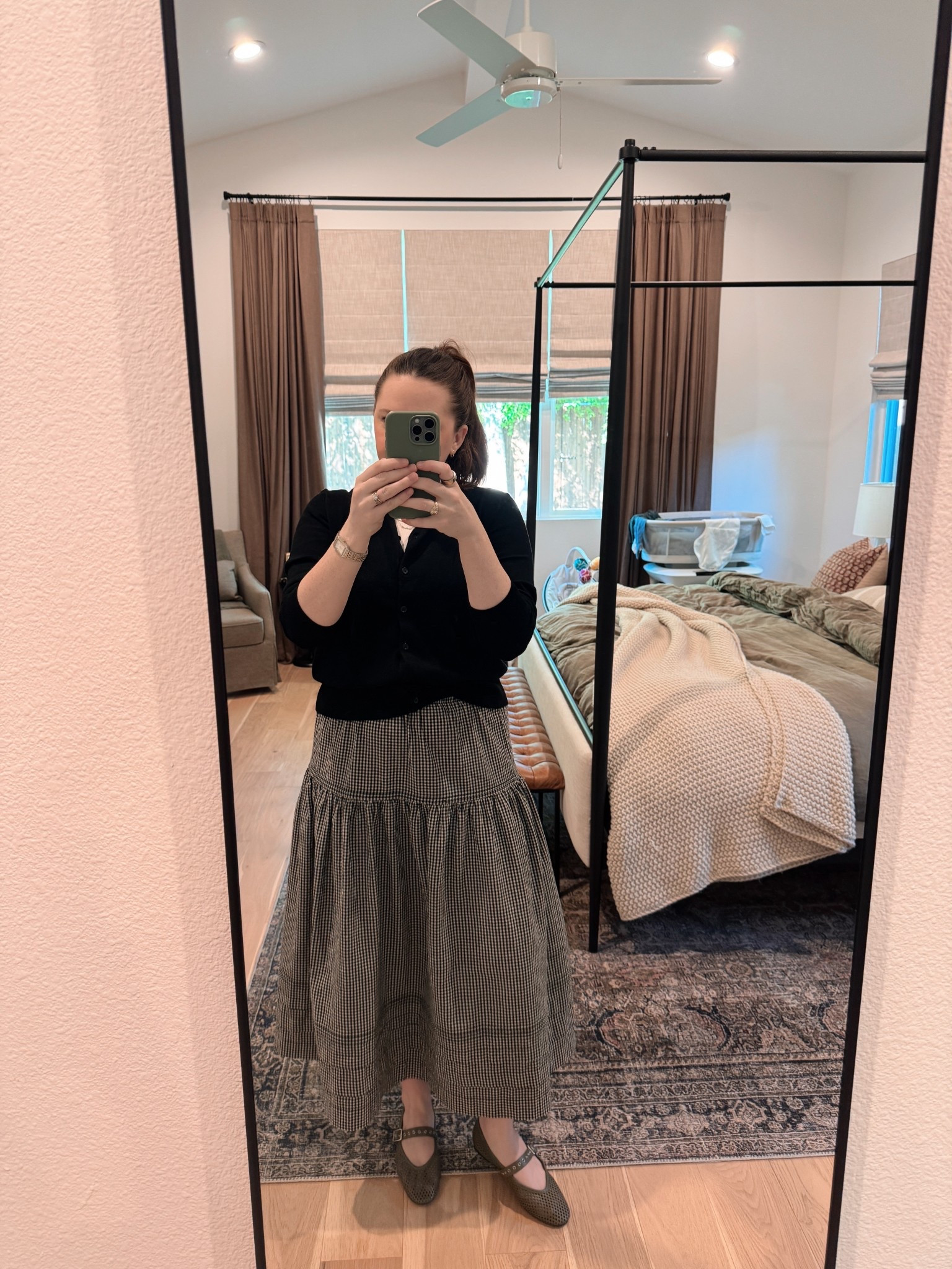 Here to tell you that this $30 skirt from Amazon is GOOD. Lightweight and perfect for summer. I feel like I’m going to be able to dress this up or down. 

#LTKmorningroutine #LTKmomlife #LTKgrwm