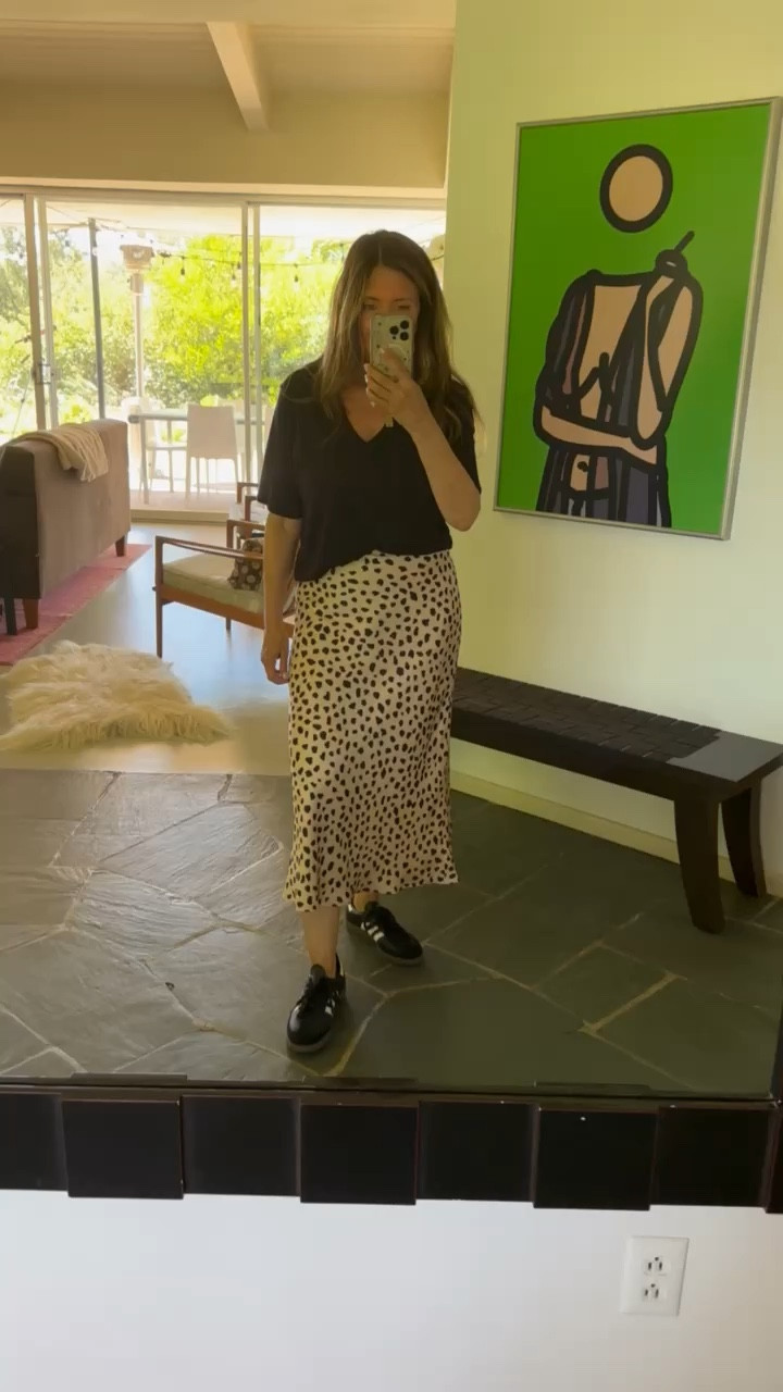 #Revolve Try On ✨

Loving this new skirt from #LoversandFriends that I got from Revolve 🙌 dressed down the look with my #Adidas Sambas!

#LTKFashion #OOTD #LTKSpringLook

#LTKstyletip #LTKover40