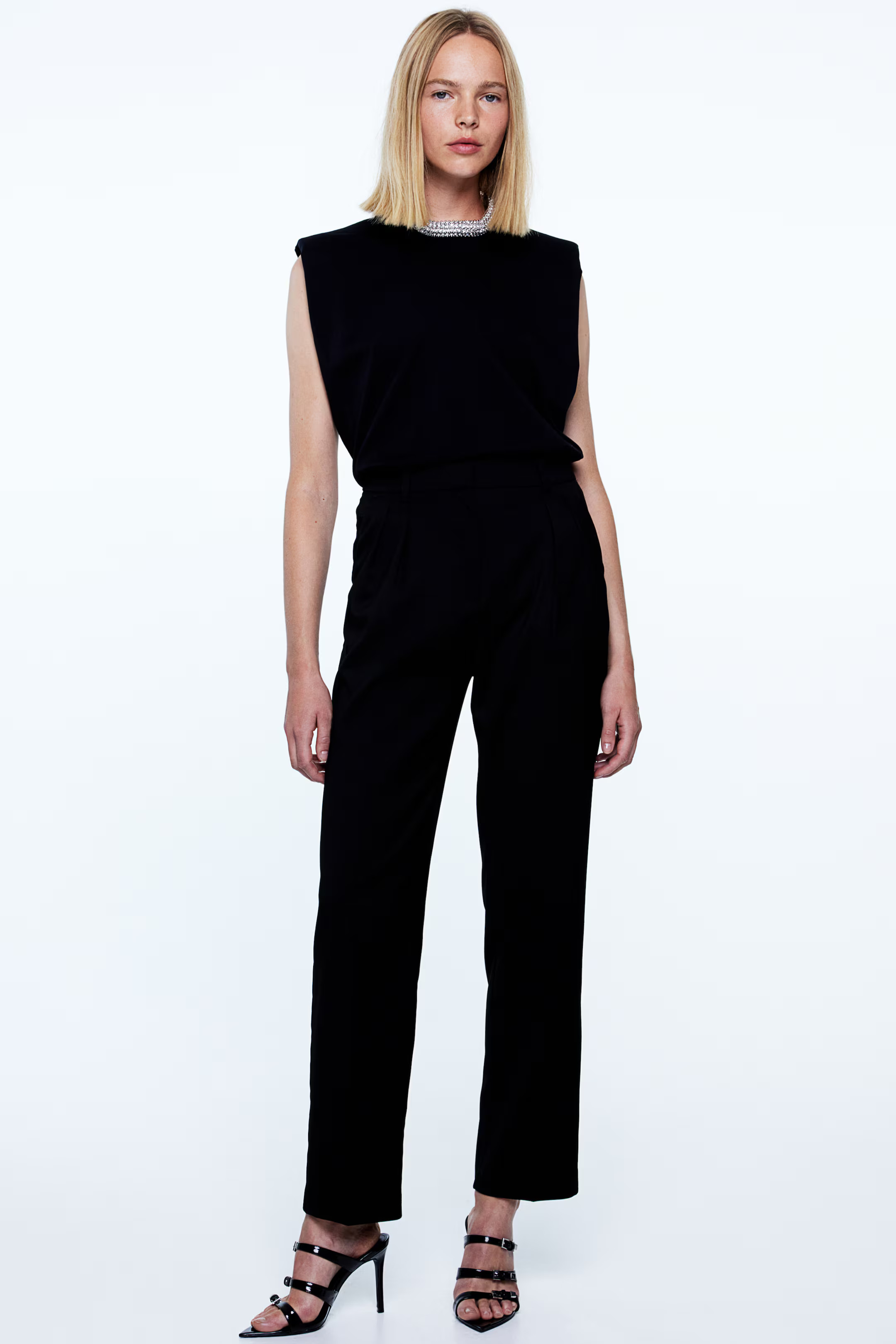 Tapered trousers - High waist - Long - Black - Ladies | H&M GB | H&M (UK, MY, IN, SG, PH, TW, HK)
