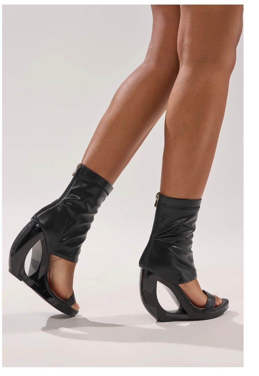 Leather booties peep toe heels 

#LTKSpringSale #LTKootd #LTKgrwm