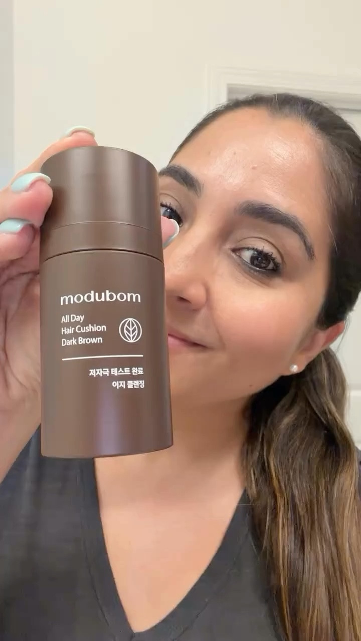 Thinning spots? Sparse hairline? I used the Modubom All Day Hair Cushion (Dark Brown) and it literally made my hair look fuller in seconds… no mess, no harsh lines, just natural coverage! #Modubom #AllDayHairCushion #GreyHairCoverUp #Amazon #HairHack @modubom_official @modubom_global