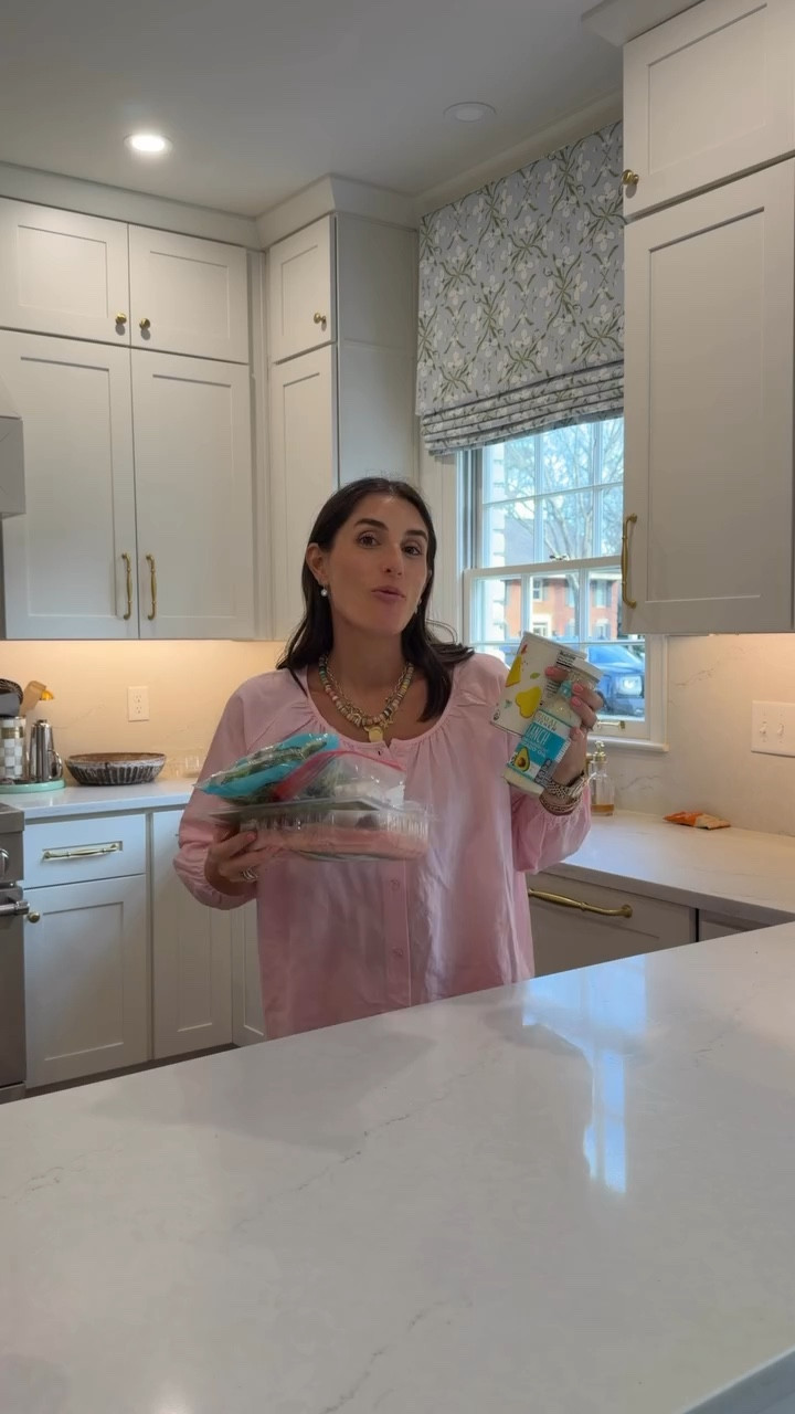 episode 5! this dinner was such a hit with the entire family! recipe is below 👇🏻 

ingredients:
1 lb boneless skinless chicken cutlets 
1 cup ranch
1 cup breadcrumbs
1/2 stick of butter, melted
1/3 cup fresh grated parmesan cheese
Salt, to taste
Pepper, to taste 

Instructions:
1. Preheat the oven to 400 degrees. 
2. Prepare the breading. In a wide bowl, combine melted butter, breadcrumbs, parmesan cheese, salt, and pepper. Stir well to combine. Set aside. 
3. In another bowl, pour in ranch dressing. 
4. Bread the chicken. First coat the chicken in ranch dressing then dredge in the bread crumb mixture. Once breaded, add the chicken to a sheet pan with a wire rack. Repeat until all chicken is breaded. 
5. Place the baking sheet in the oven to bake for 30 minutes. 
6. After 30 minutes, broil the chicken for 3-5 minutes. 
7. Once cooked and slightly charred, remove from the oven and serve warm to enjoy. 

Parmesan Roasted Broccoli 

Ingredients:
3-4 cups of broccoli florets
1/4 cup olive oil
1/3 cup fresh grated parmesan cheese
Salt, to taste 
Pepper, to taste 

Instructions:
1. Preheat oven to 400 degrees. 
2. Add broccoli to a sheet pan. Coat and toss in olive oil. Season with salt and pepper. Cover with parmesan cheese. 
3. Place in the oven to bake for 30 minutes. 
4. Once cooked and charred, remove from the oven and serve warm to enjoy!