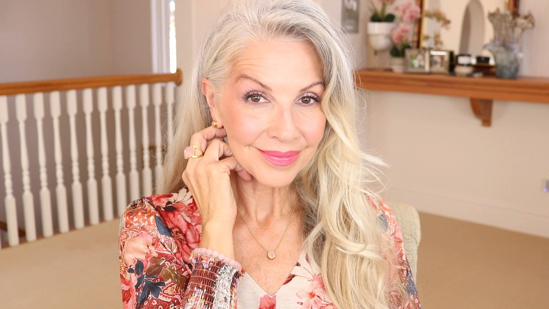 Just in time for Valentine’s Day!  A new stone from @deandavidson … introducing ROSE QUARTZ… a beautiful milky rose… wrapped in Dean’s signature collection! Get yours now… and while supplies last receive a GWP…BK Beauty Eye Palette! Use CODE TAMMY25 to save on this beautiful stone!  The collection has a beautiful Ethos beaded bracelet ( great for layering), Dean’s spectacular Plaza Ring, Signature Knockout Pendant and the Signature MIDI KNOCKOUT Studs !  The top I am wearing has spun Rayon woven sleeves ( smocked cuff sleeves ) with the body of the shirt a soft sweater material…it’s very soft! It has a beautiful floral print ! 
Pullover
Lightweight
V neck
Machine washable 

#LTKstyletip #LTKGiftGuide #LTKbeauty