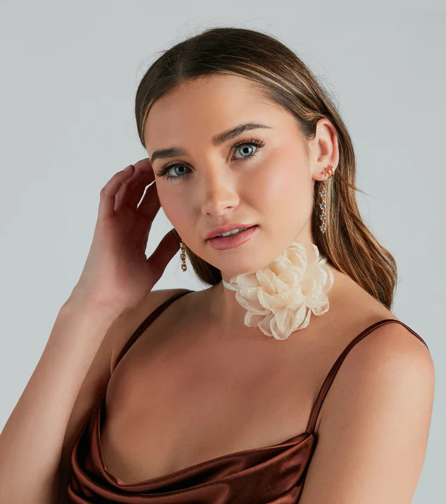 Serving Chic Style Rosette Flower Choker Necklace | Windsor Stores