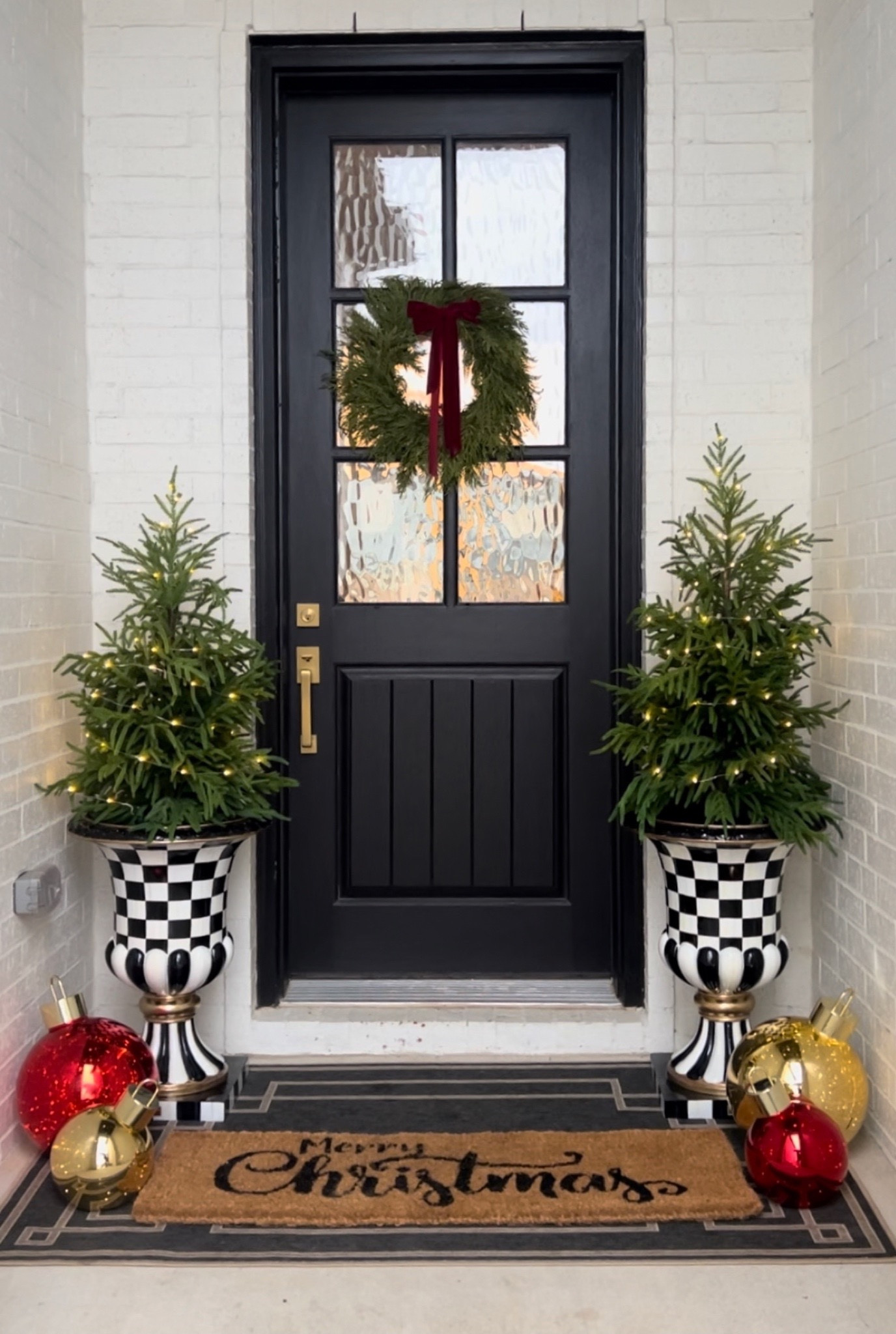Christmas decorations, Christmas decor, front porch decor, holiday decor 

#LTKhome #LTKSeasonal #LTKHoliday