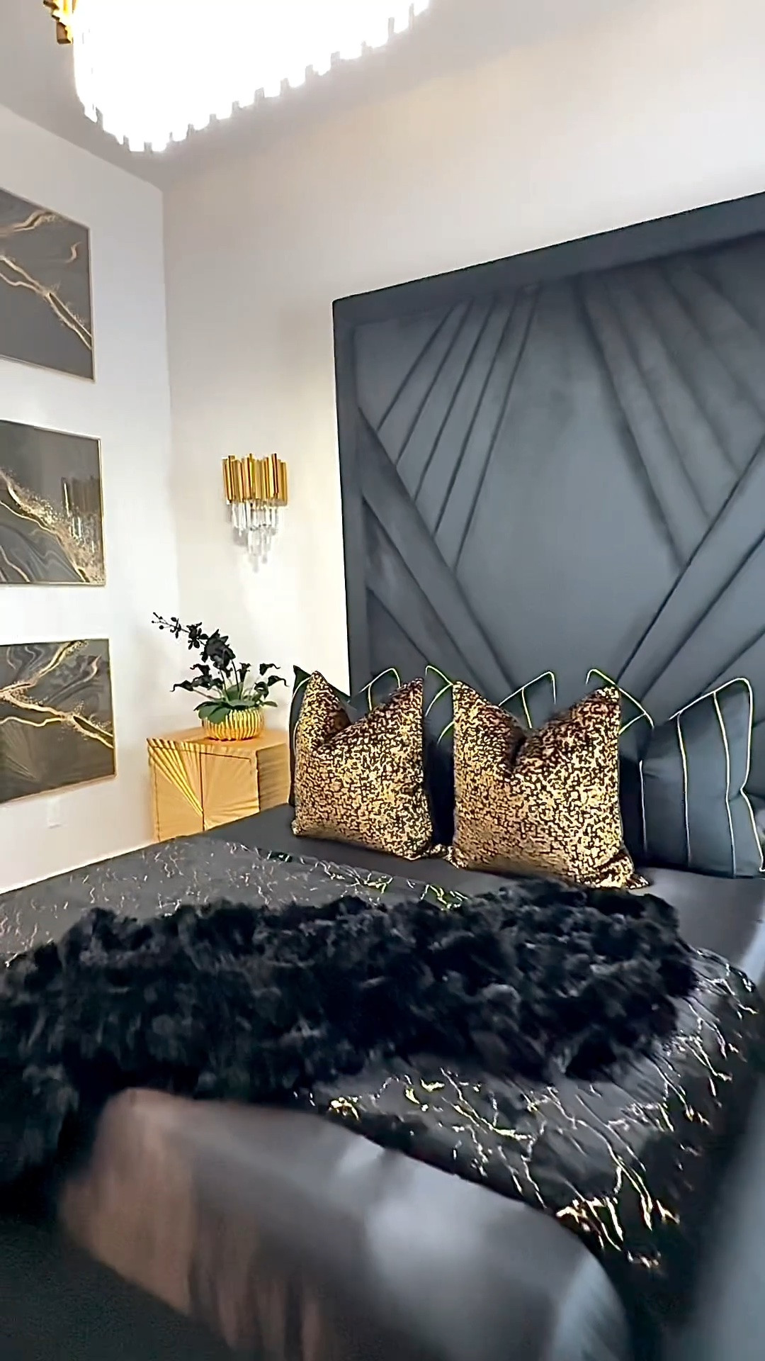 Bold bedroom decor in black and gold 🖤✨

#LTKHome #LTKSaleAlert