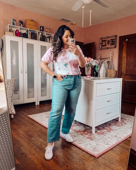 Where vintage sweaters meet Amazon fashion! This is one of my favorite pairs of jeans! And I’m loving them paired with the white sneakers! I thrifted this sweater, but linked similar! 

Midsize
Curvy
Levi jeans
Mom jeans
High rise jeans
Keds


#LTKfindsunder100 #LTKmidsize