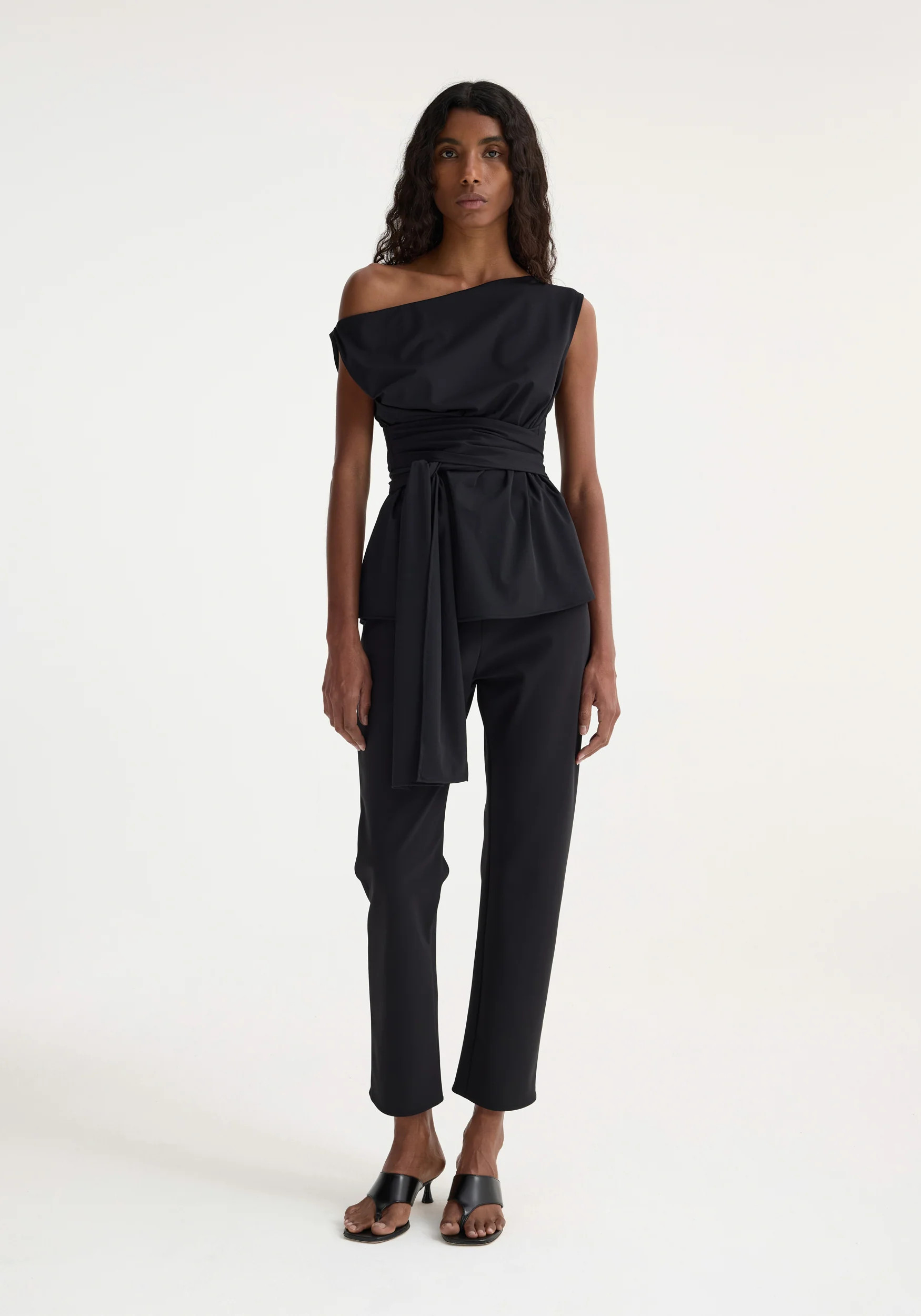 off-shoulder wrap top | black | Rohe