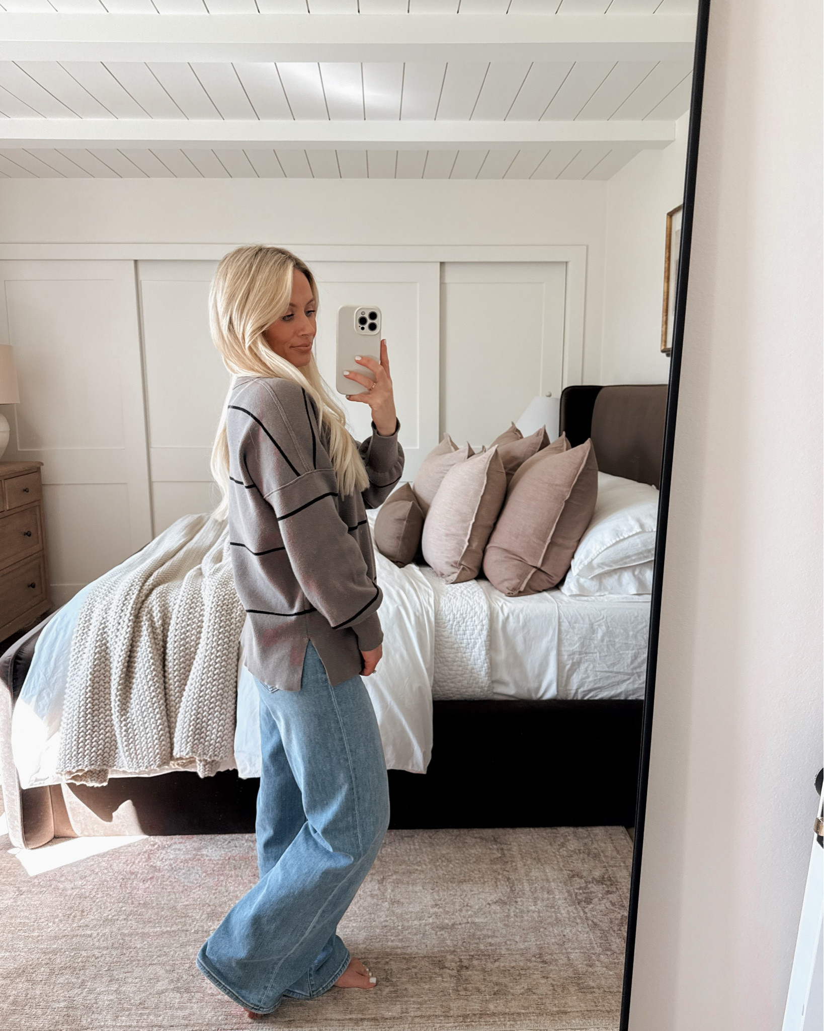 The cutest Amazon sweater!!! 
TOP: SMALL
JEANS: 1


#LTKSeasonal