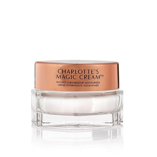 Charlotte Tilbury Magic Cream Face Moisturizer - Firming & Hydrating Face Cream to Create a Smoot... | Amazon (US)