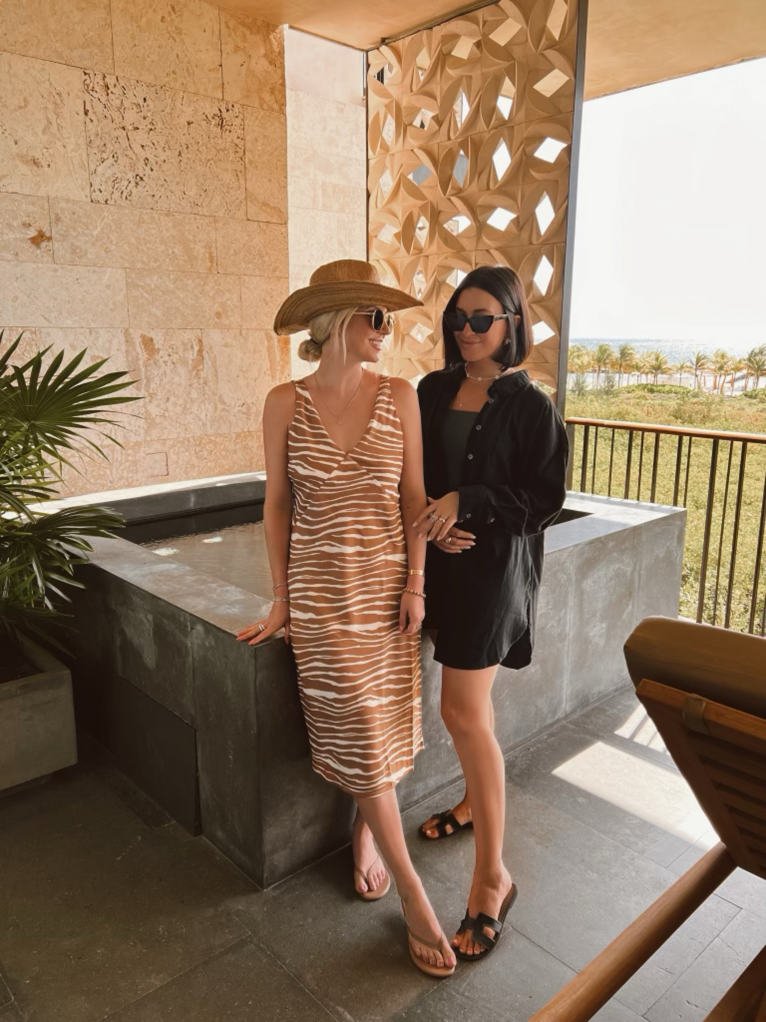 Whether you’re escaping the cold on vacation #AD or getting your closet ready for spring and summer @target has the best (& affordable) warm weather find! Shop our picks: @TargetStyle #TargetPartner #Target