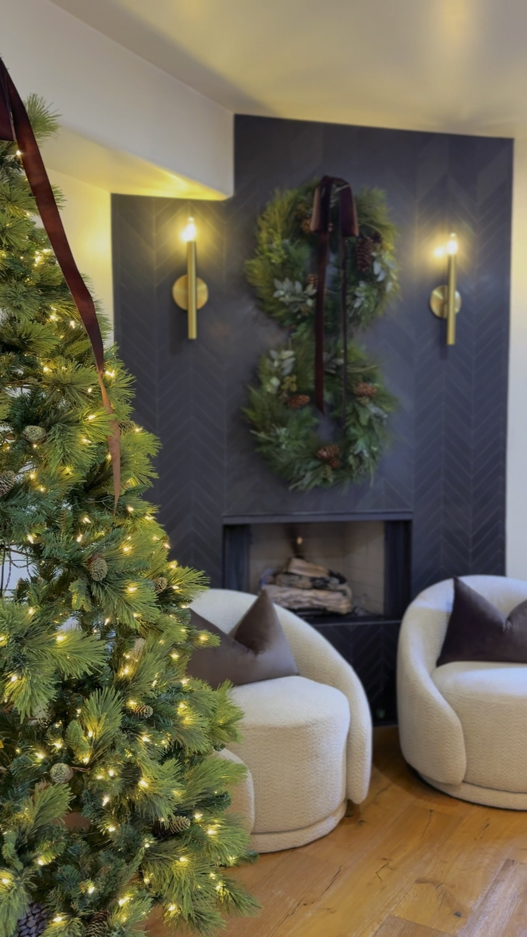 These wall hooks make it so easy to hang wreaths and garland. 🌲❤️

They are perfect for tile, metal, marble, wood, and plastic. I use these like crazy for my holiday decor. They are easy to remove as well. 🌲❤️

#wreathhanger #garlandholder #wallhook #christmasdecor #homedecor #interiordesign 

#LTKHome #LTKFindsUnder50 #LTKHoliday