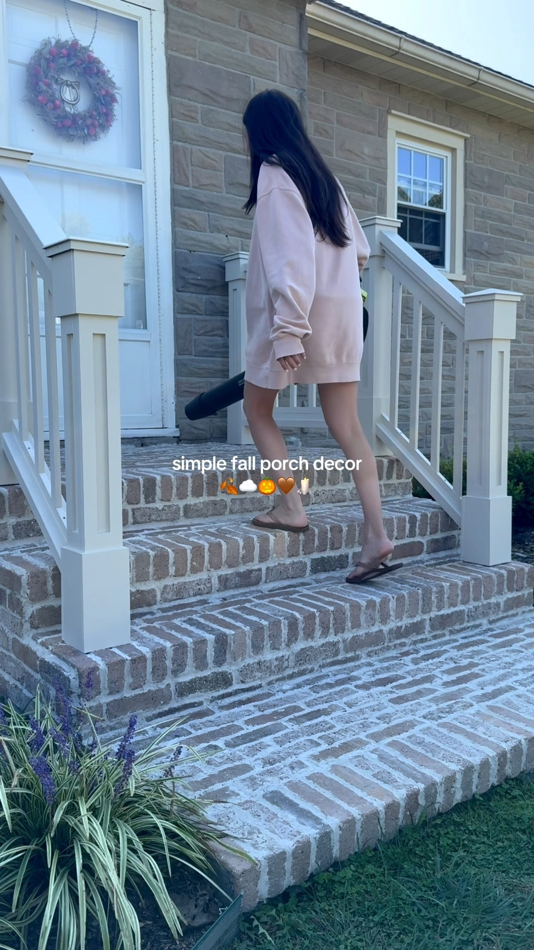 cozy + simple fall porch decor!! the star of the show is our cute bow door knocker! i added a colorful fall wreath, jute striped door mat, black lanterns, and some mums + pumpkins! SO easy and cozy, esp at night!!! 🤎🍂🎃🕯️

#LTKHome #LTKSeasonal #LTKHalloween