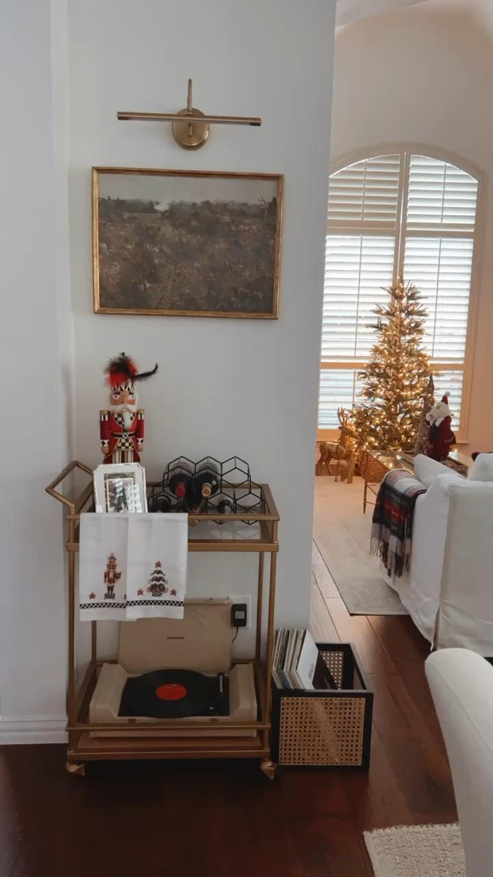 Christmas at home🎅🏼🎄✨ finally feels like our home is coming together with holiday decor!

#LTKHoliday #LTKVideo #LTKhome