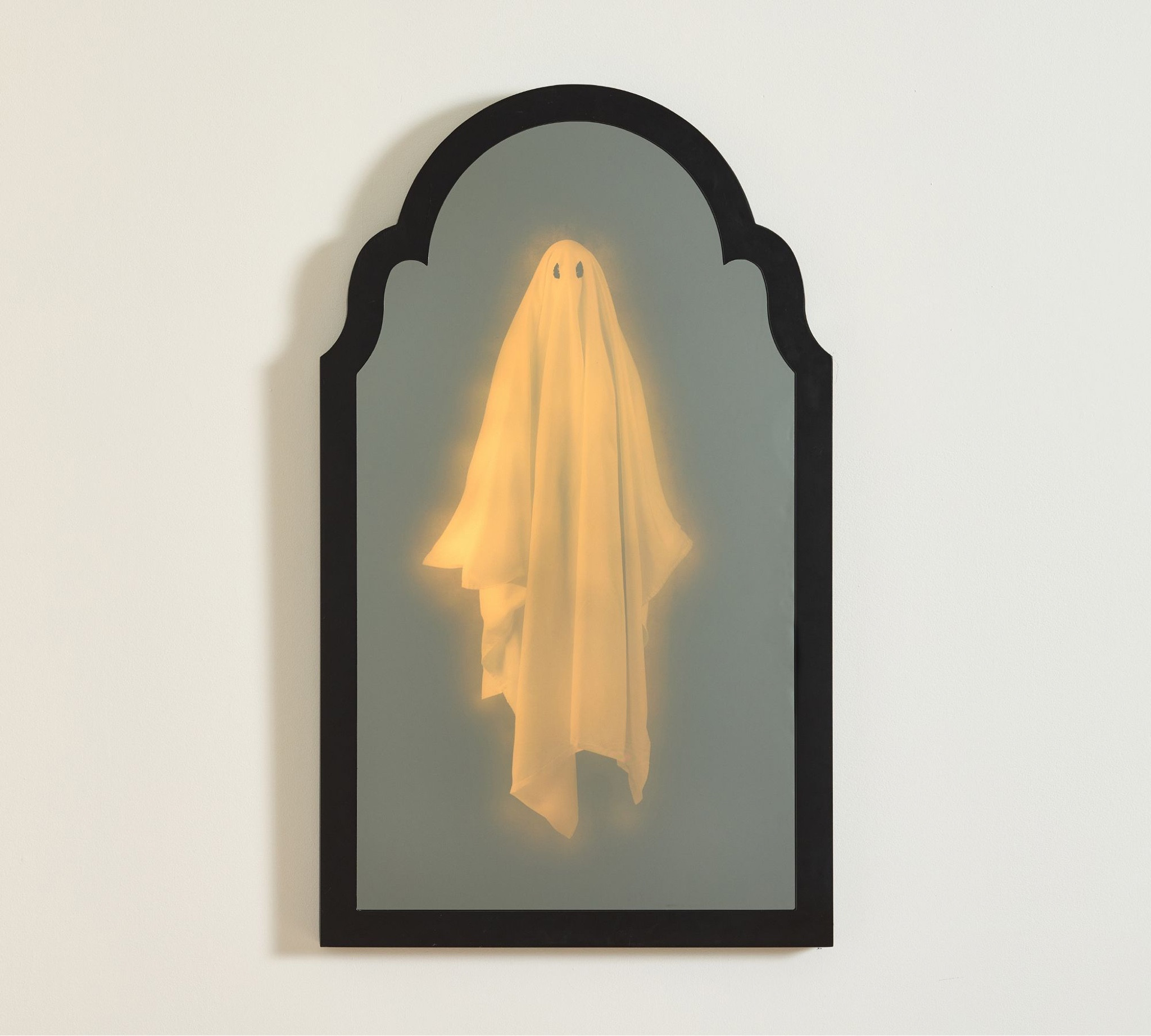 calling all my Halloween lovers! Pottery Barn does it again with this Ghost Hologram Mirror 🪞 👻 

#halloween
#halloweenhome

#LTKFamily #LTKHome