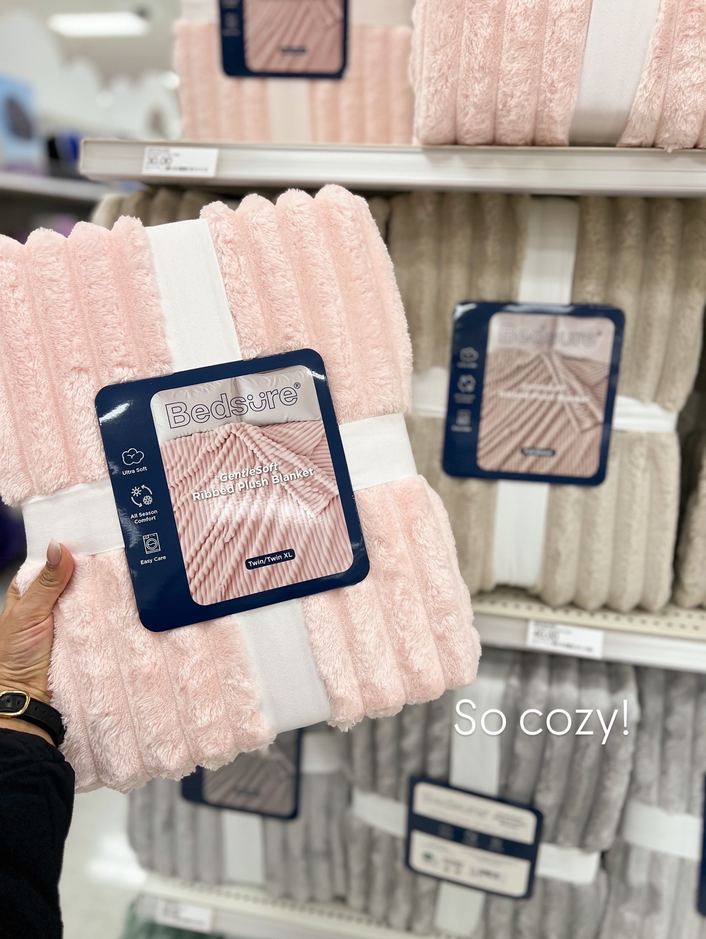 New throw bed blankets 

Target finds, Target home, cozy home 

#LTKHome