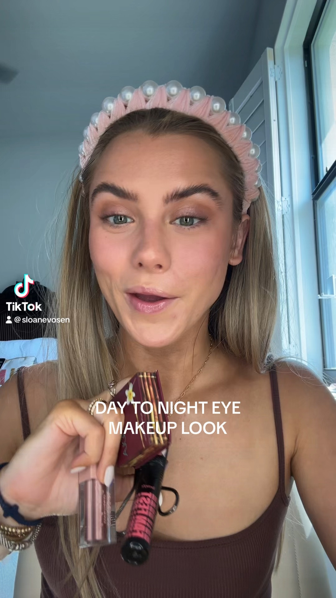 My eyeshadow makeup look that takes you from day to night! Eyeshadow look. Eyeshadow for beginners  

#LTKbeauty #LTKVideo #LTKfindsunder50
