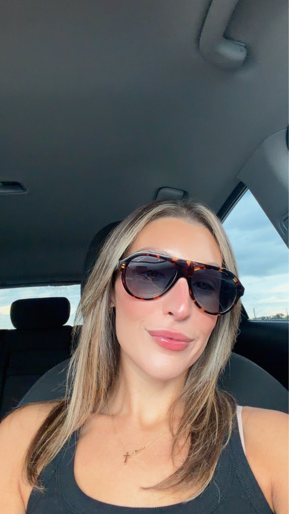 Amazon sunnies that look WAY more expensive than they are 😎✨ The perfect pair for beach days, brunch, and basically every summer outfit. 🤎☀️

Shop my LTK for the link! 🛍️✨

#LTKFinds #AmazonFinds #AmazonFashion