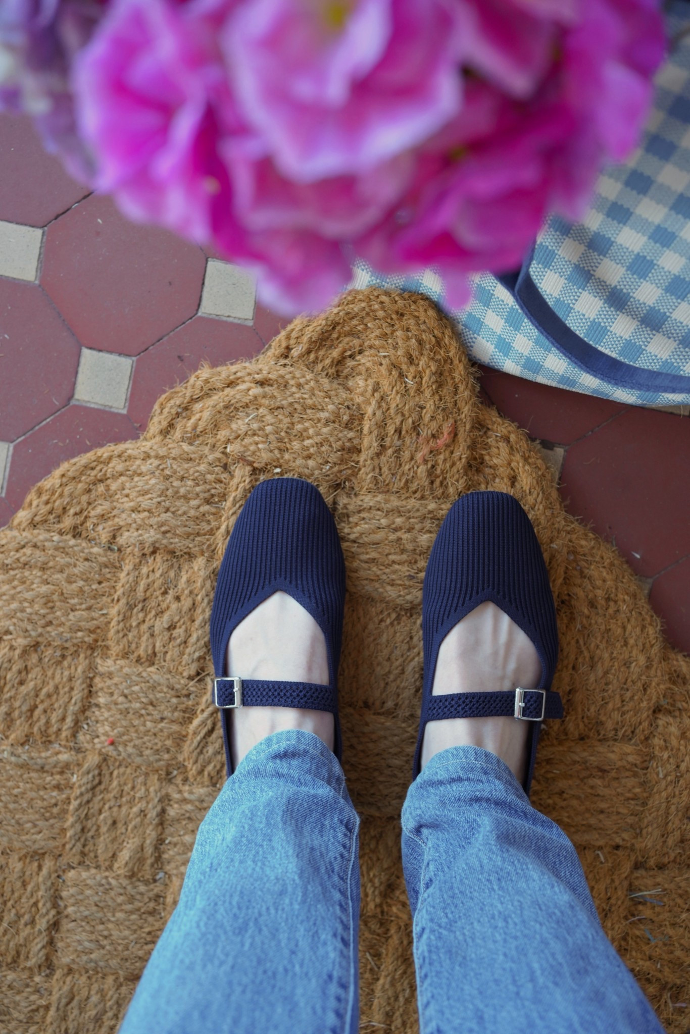 NAVY > BLACK 

Also these ballet flats feel like you’re walking on a ☁️ 



#LTKshoes #LTKwinter #LTKaustralia