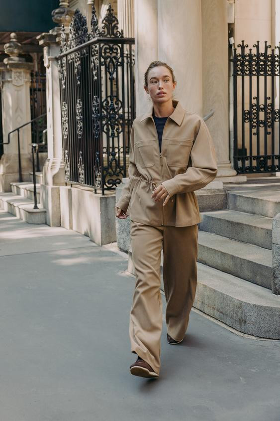 ADJUSTABLE WAIST JACKET WITH POCKETS32.99 GBP Mid-camel EcruMid-camel | 8372/265/756Put it in you... | Zara UK