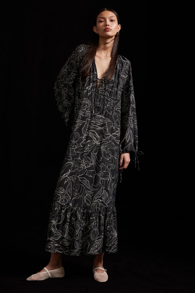 Drawstring-detail Dress - V-neck - Long sleeve - Black/floral - Ladies | H&M US | H&M (US + CA)