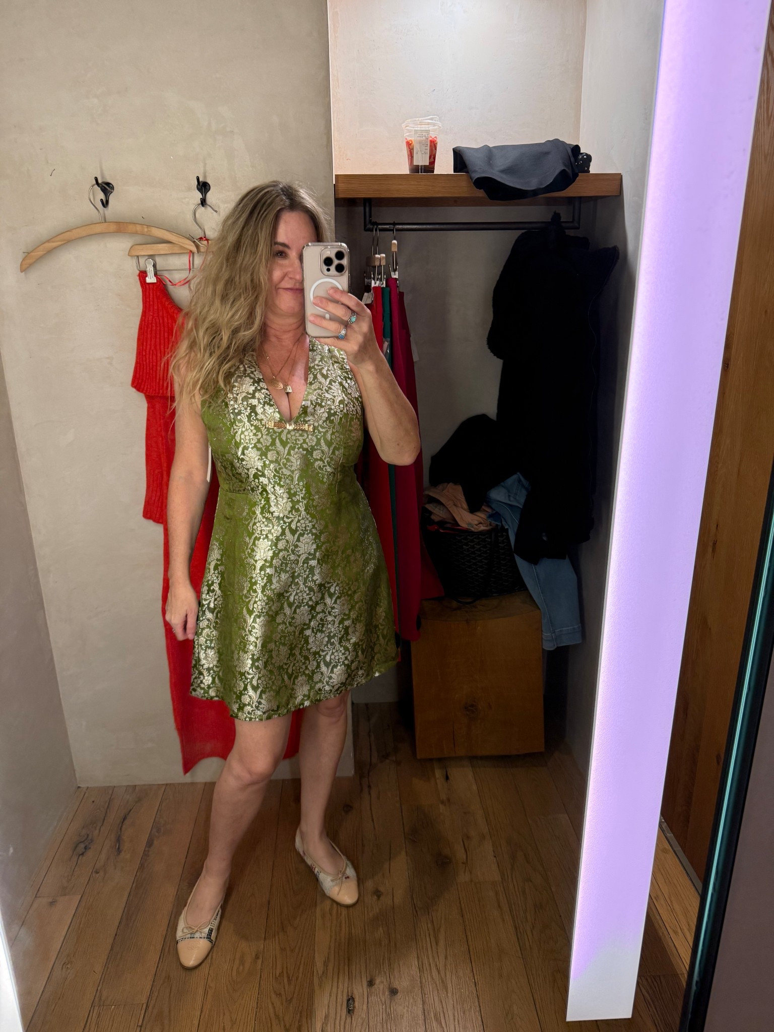 How pretty is this brocade dress!!! And it’s super comfy. I’m grabbing it for the holidays 

#LTKSeasonal #LTKStyleTip #LTKOver40