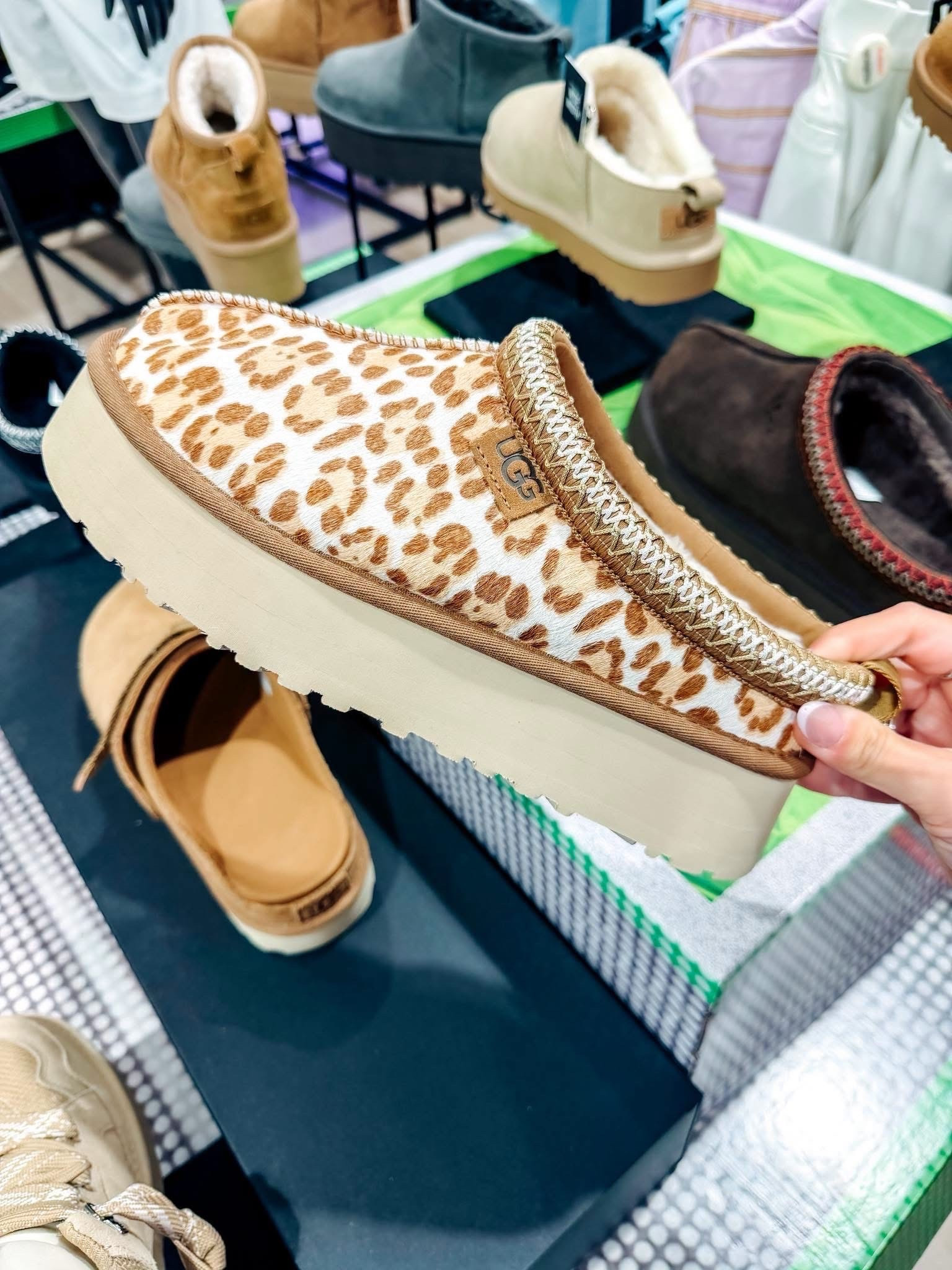 The leopard print UGGs have officially stolen my heart. 🐆🤎 These are such a fun twist on the classic style and would be so cute with leggings, jeans, or an oversized sweater this fall. I don’t think I’d be able to walk past these without trying them on!

#UGG #LeopardPrint #FallShoes #UGGSeason #CozyStyle #ShoeFinds #FallFashion #LeopardLover