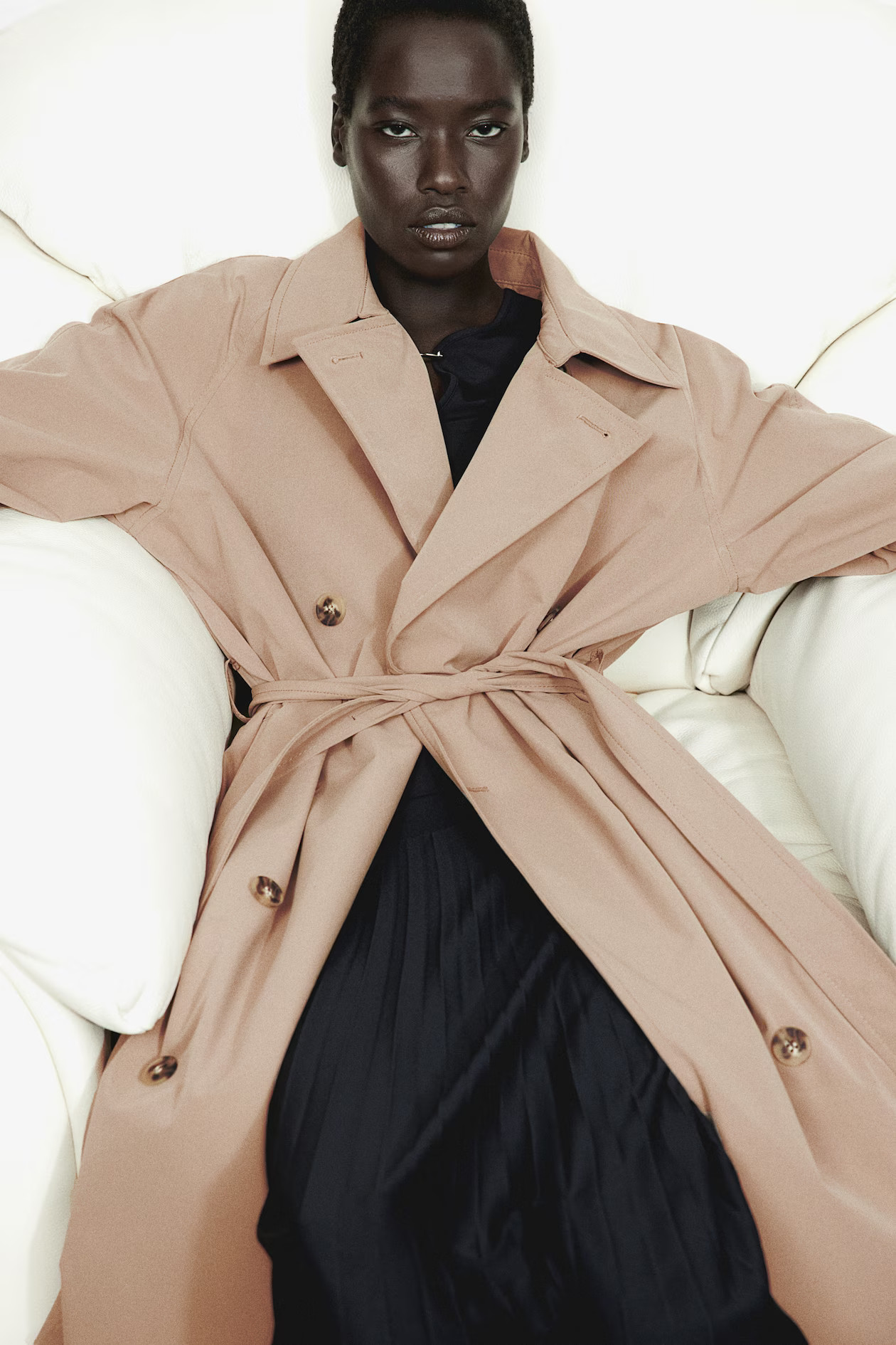 Zweireihiger Trenchcoat - V-Ausschnitt - Langarm - Beige - Ladies | H&M AT | H&M (DE, AT, CH, NL, FI)