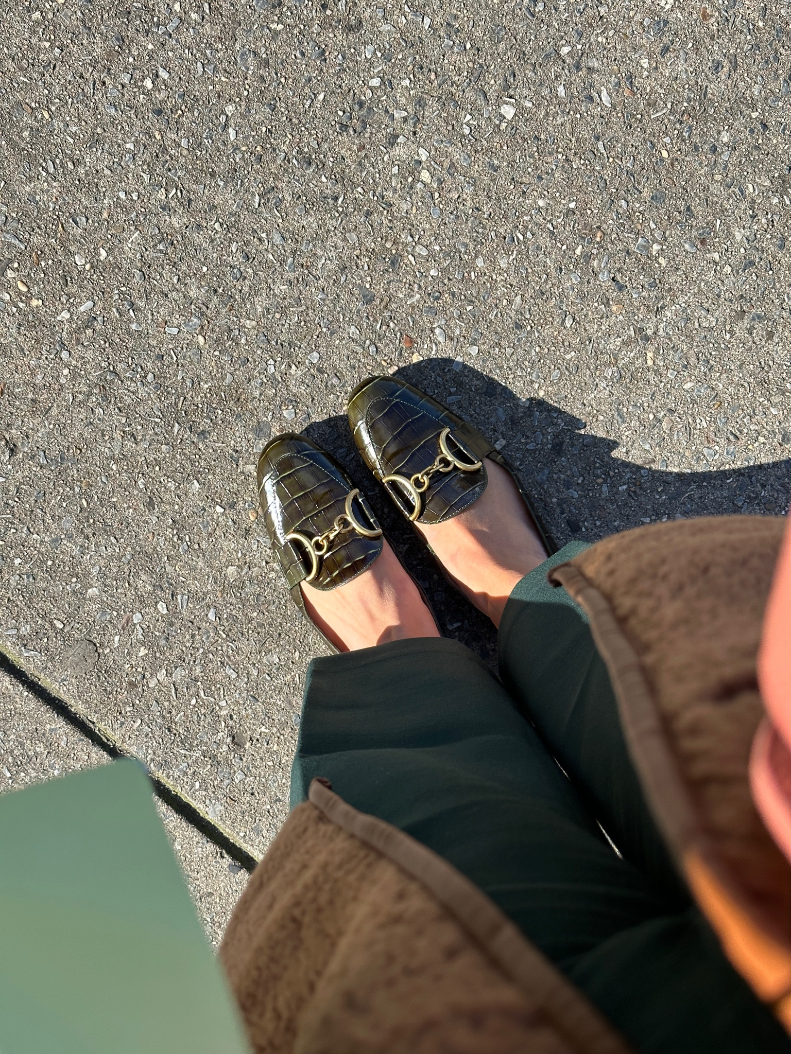 The cutest green croc loafers! 

I love the metal chain detail, they feel casual but elevated and perfect for daytime meetings.

Shoes run TTS ✨

#LTKSeasonal #LTKshoecrush #LTKstyletip