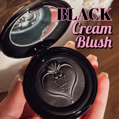 Black Cream Blush 👻🖤


#LTKHalloween #LTKSeasonal #LTKbeauty