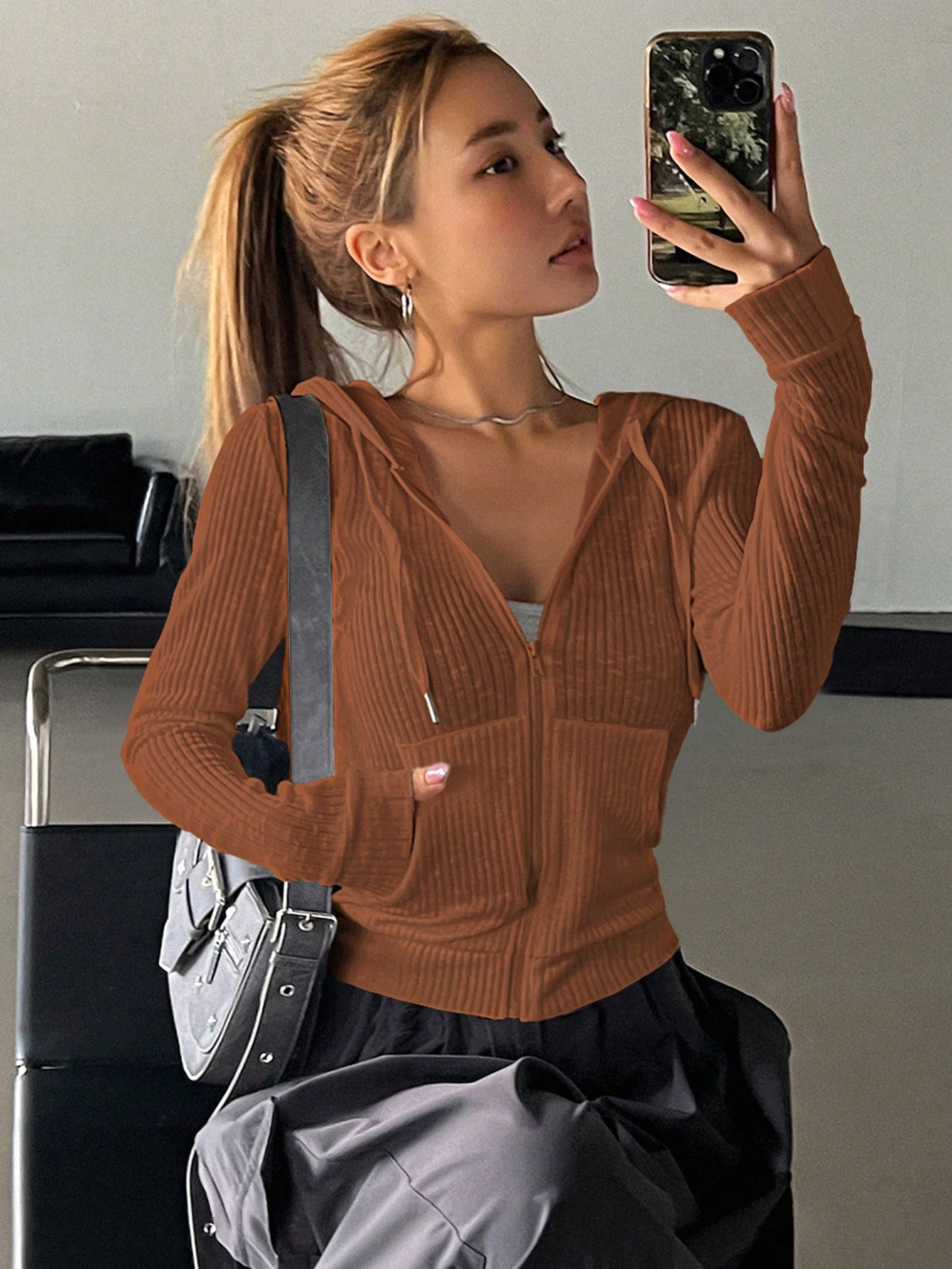 DAZY Solid Zip Up Drawstring Hooded Crop Sweatshirt | SHEIN