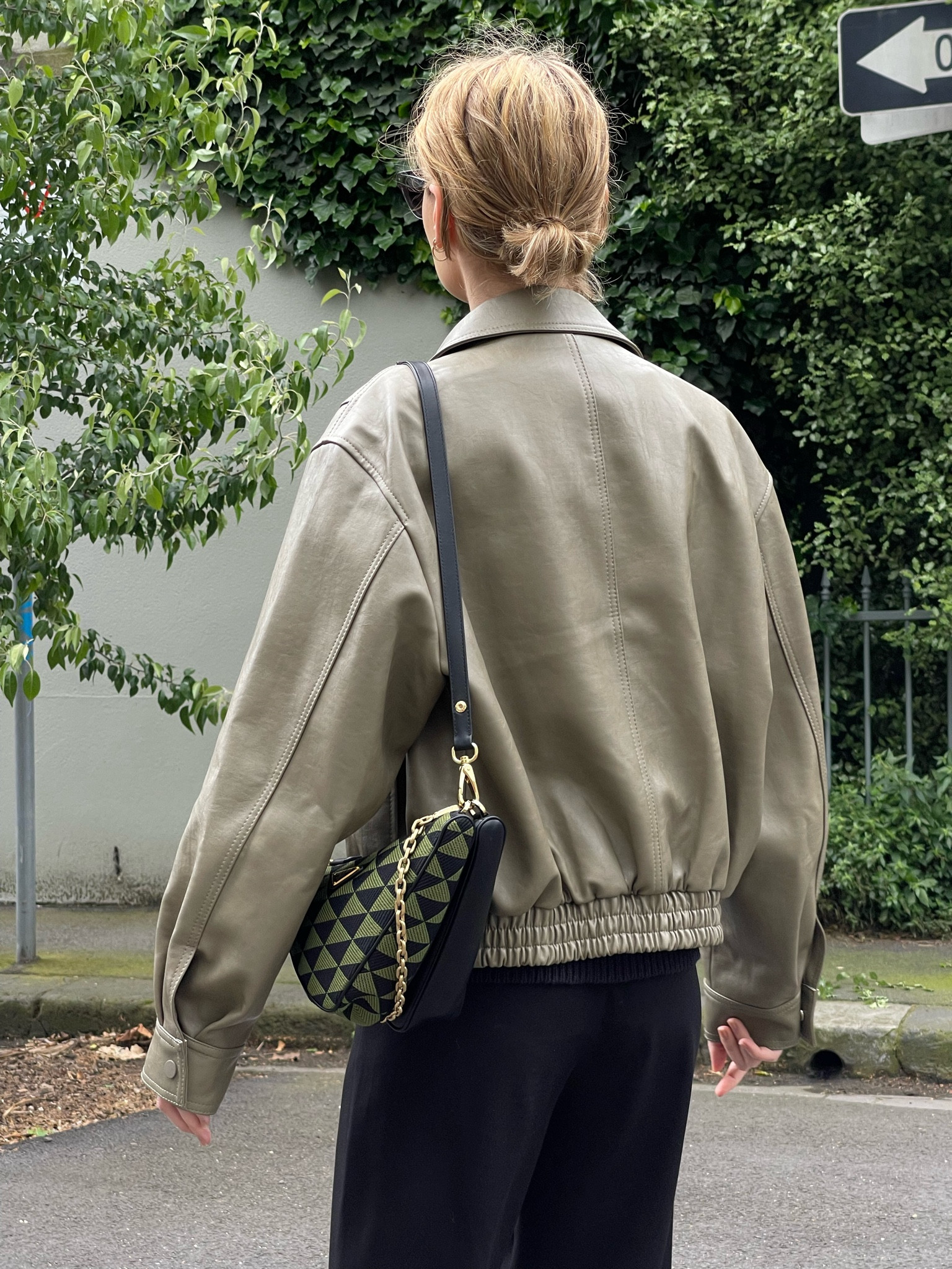 obsessed with this bag + that it can be worn so many different ways

#LTKSeasonal #LTKaustralia #LTKbrasil