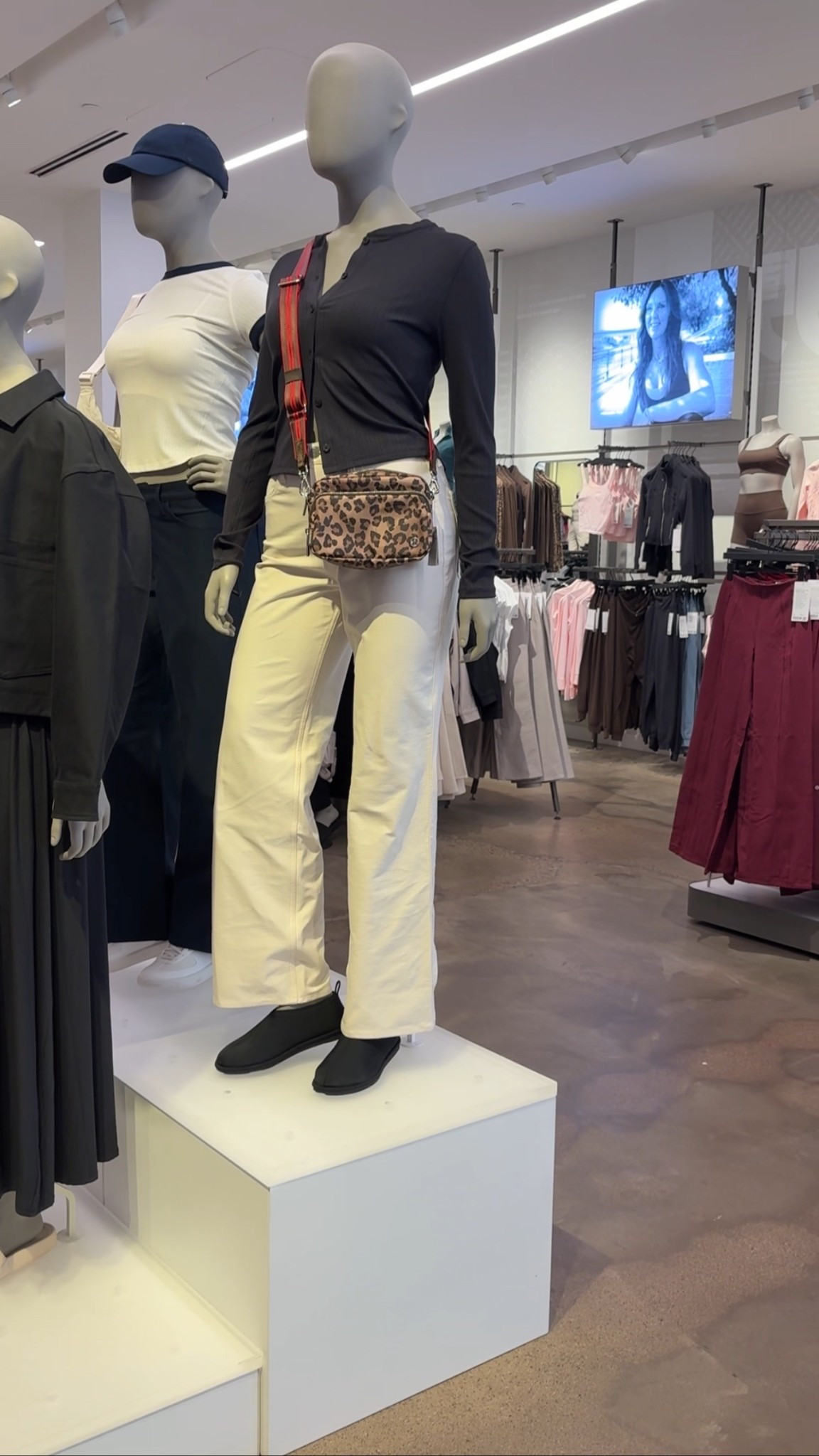 Leopard crossbody 

#LTKSeasonal #LTKActive #LTKootd