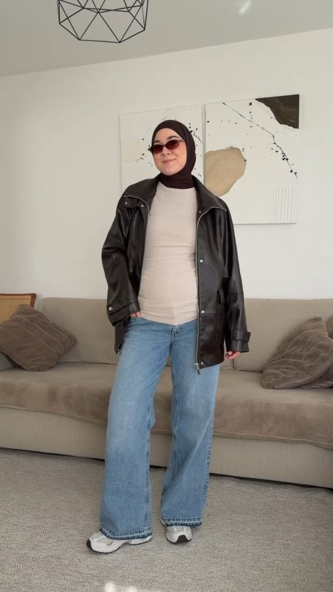 Pregnancy = finding outfits that actually feel good 🤍👶🏼

Would you wear this outfit as a pregnant woman?🥰