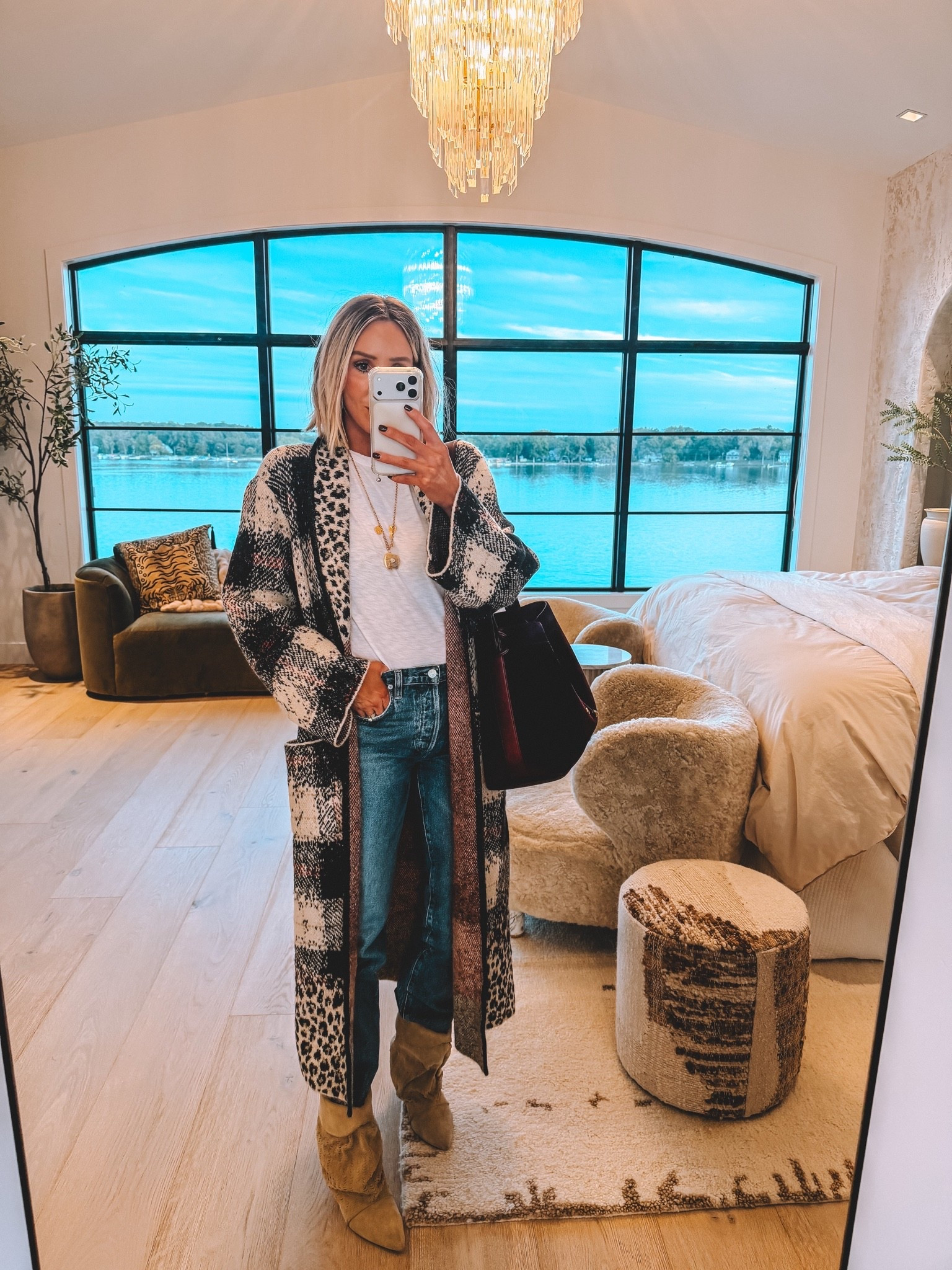 This cardigan 😍😍 obsessed with this look 👏

#LTKootd #LTKSeasonal #LTKdayinmylife
