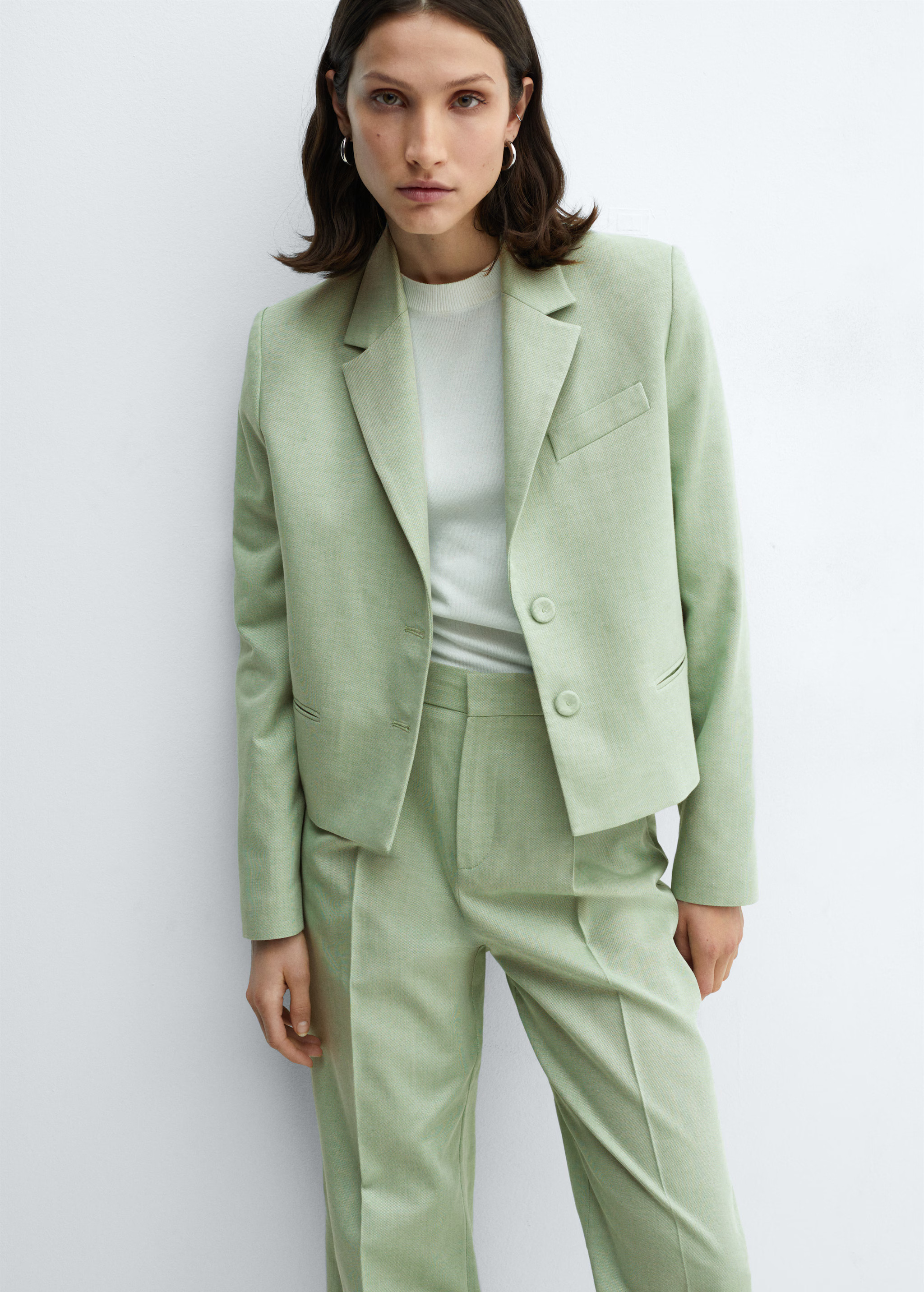 Cropped blazer with buttons | MANGO (UK)