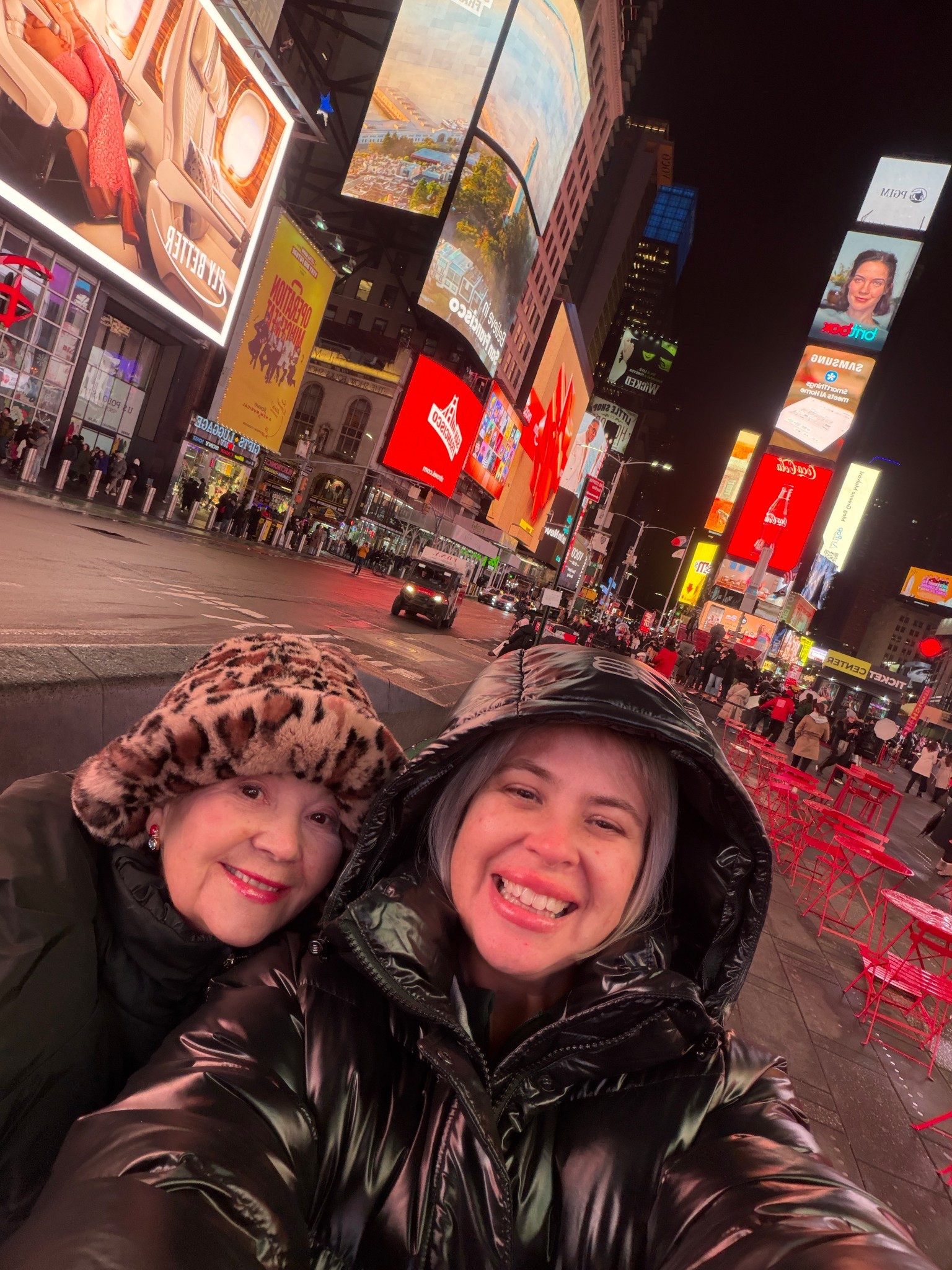 Testing out my super puff with Mimi in NYC! 

women’s fashion, fall fashion, winter fashion, outfit inspo, everyday style, trendy outfits, holiday outfit ideas

#LTKootd #LTKdayinmylife #LTKHoliday