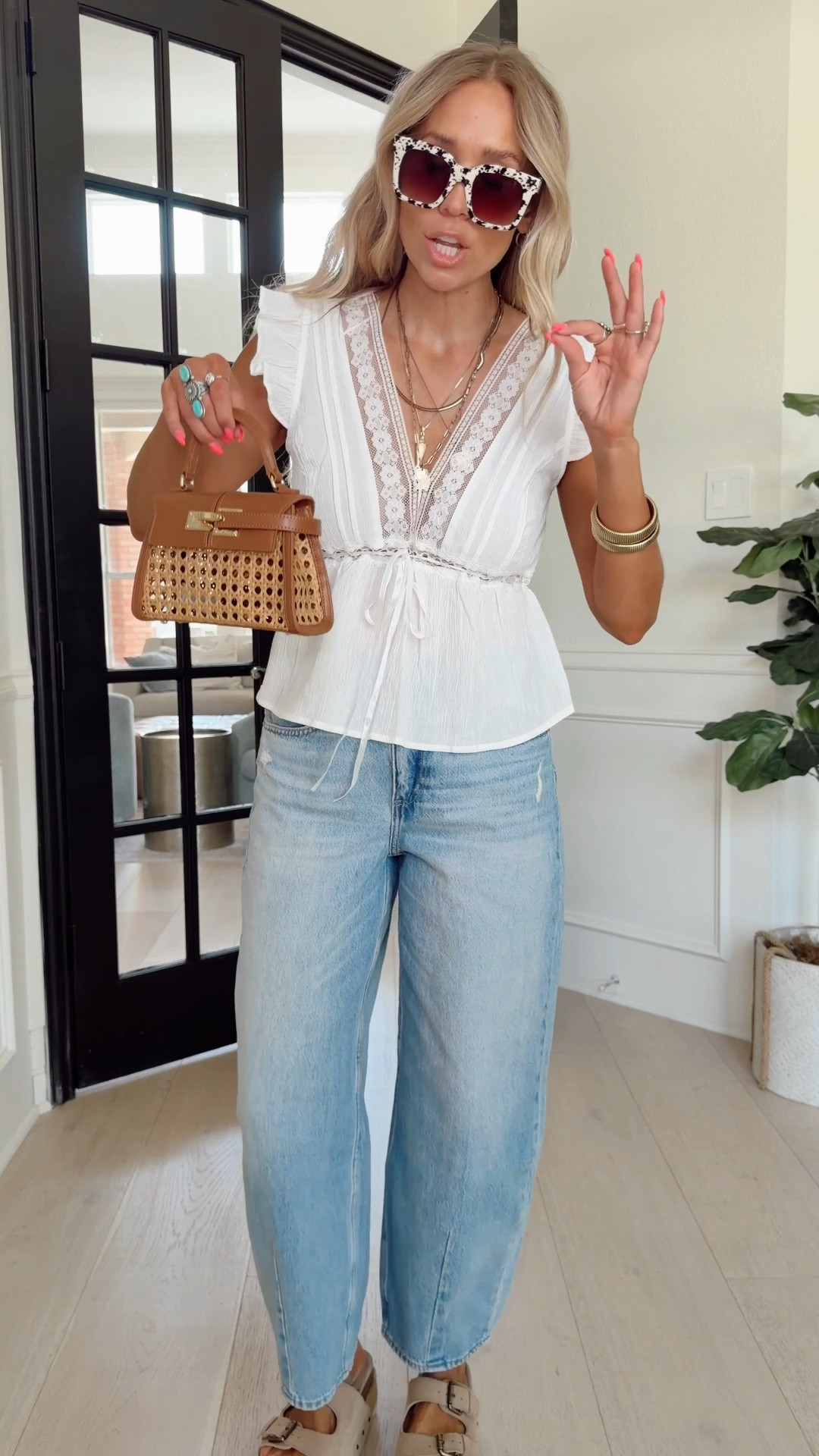 🤍 Elevated cheek outfit from target I’m loving this top. It looks just like Anthro but for a fraction of the price! Also, don’t sleep on these purses from Amazon. This brand is so reputable!

#LTKootd #LTKdayinmylife #LTKgrwm