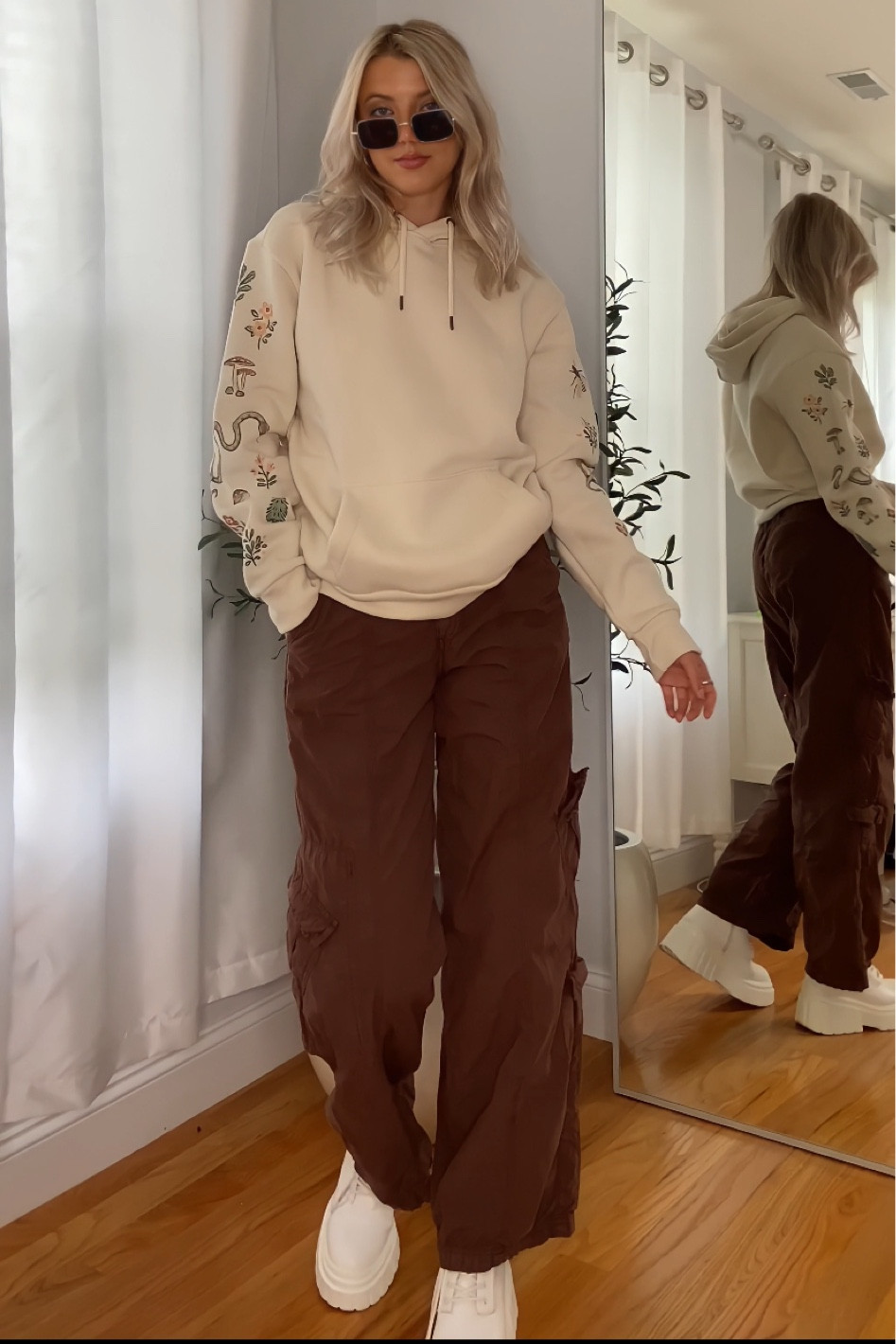 Causal back to school neutral outfit - streetwear street style fashion - baggy cargo pants - y2k fashion / style

#LTKSeasonal #LTKFind #LTKBacktoSchool