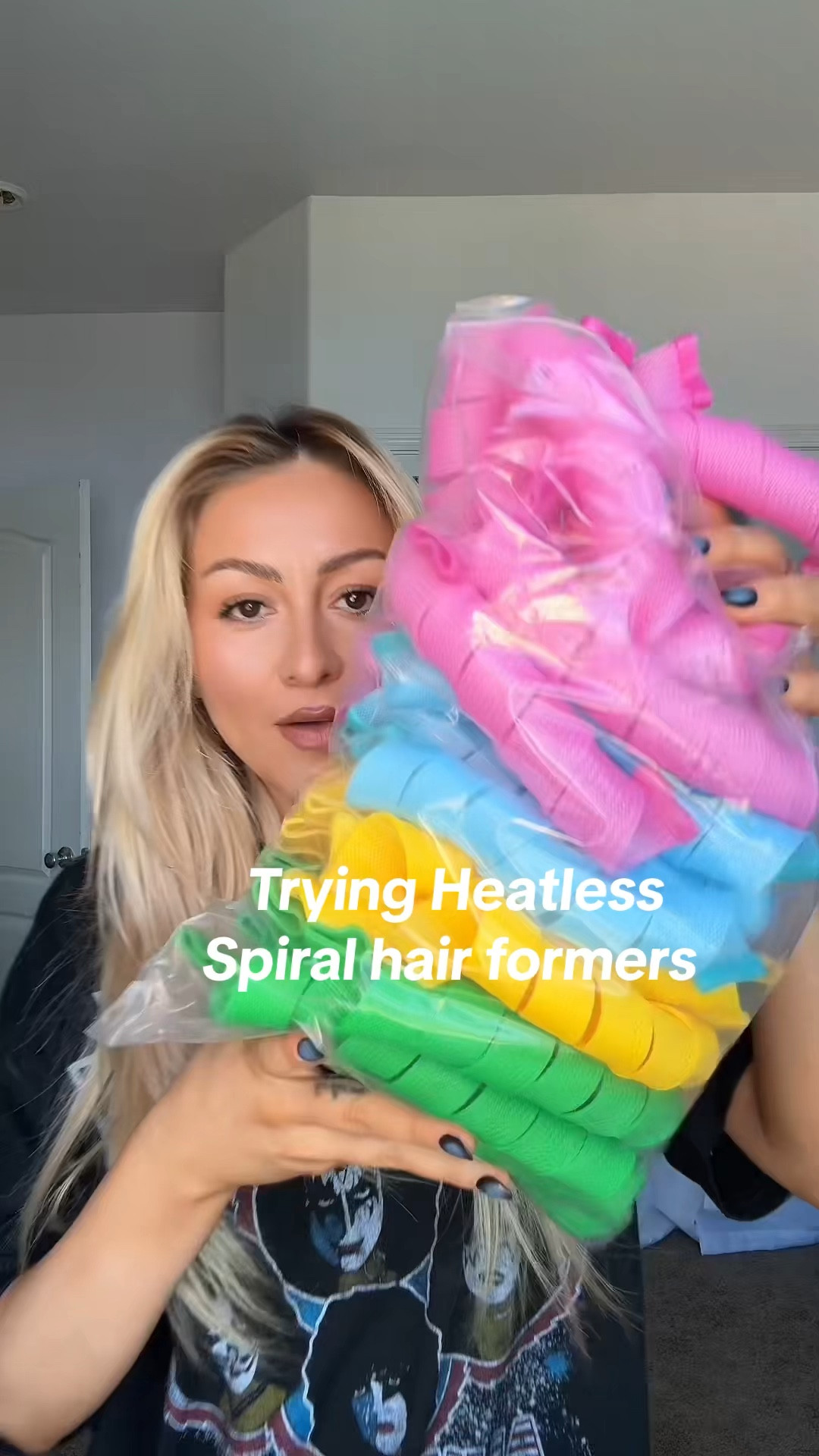 Trying heatless spiral hair formers

#LTKStyleTip #LTKBeauty #LTKVideo