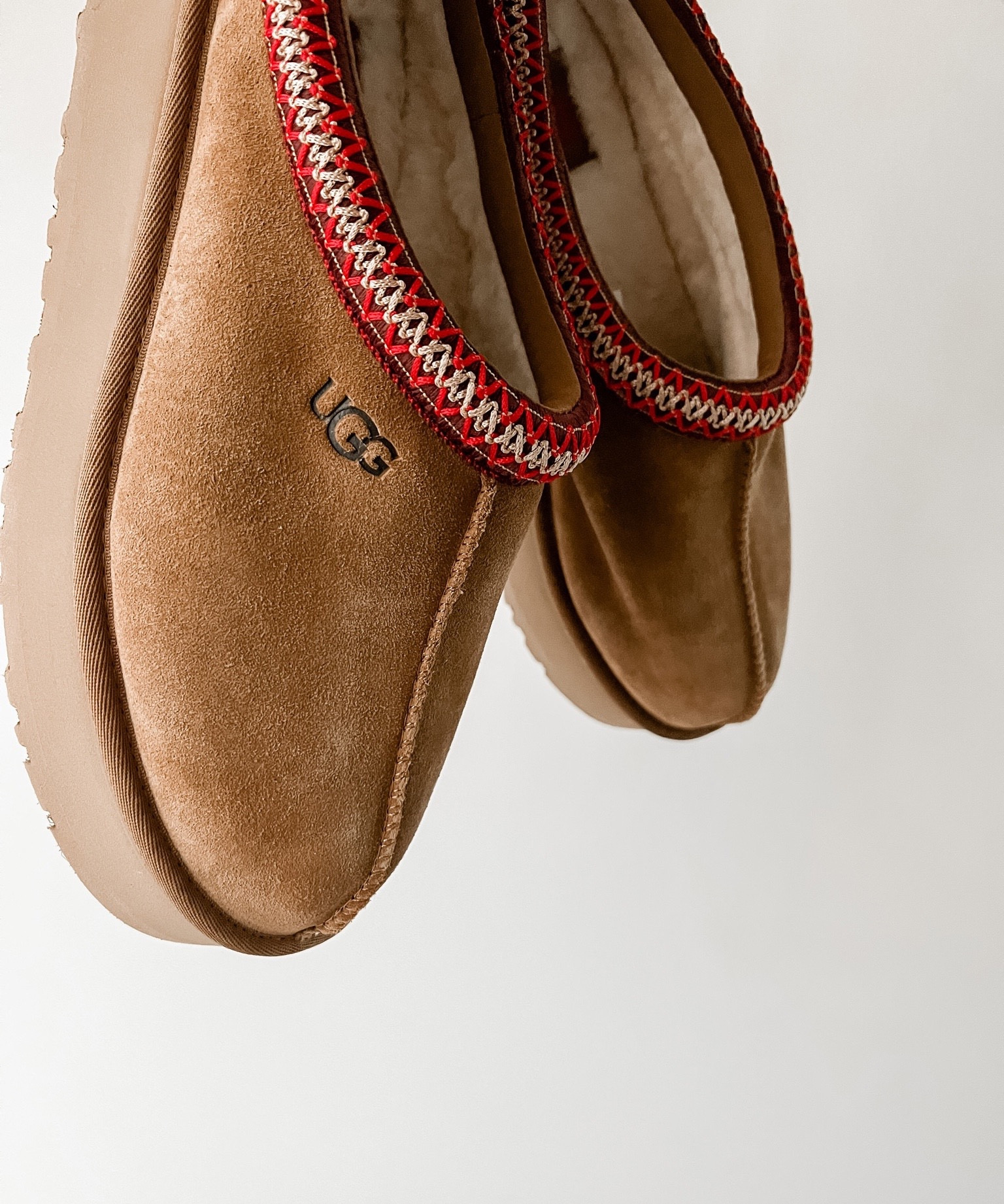 Uggs it is 🤎

#LTKshoecrush #LTKGiftGuide #LTKHoliday