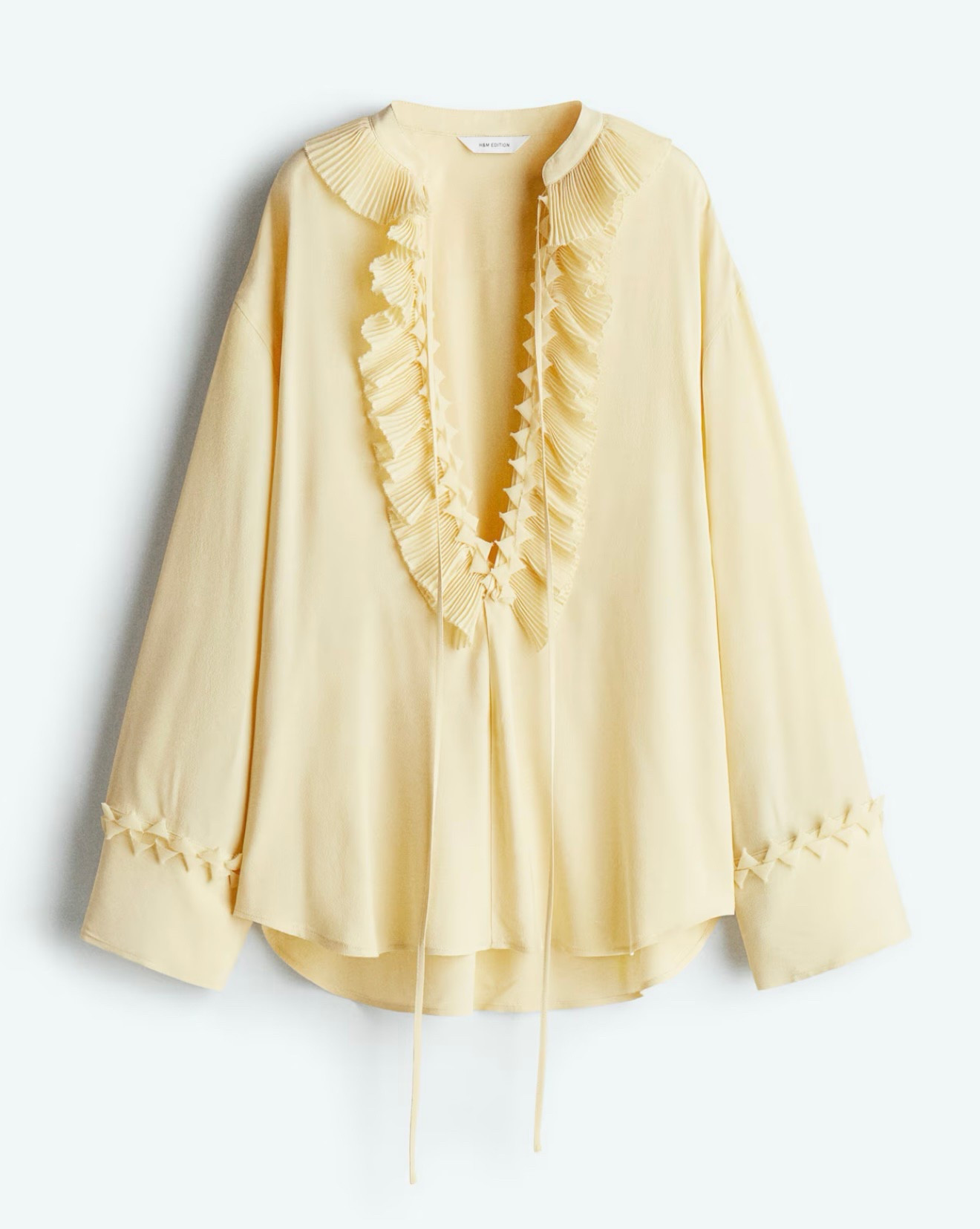 Summer on the brain… the perfect lemon blouse from h&ms new collection 

#LTKuk #LTKsummer #LTKspring