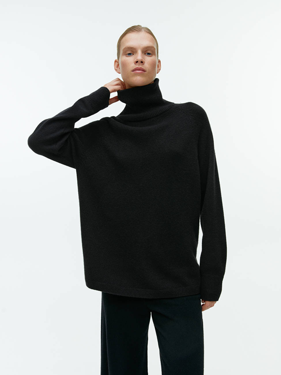 Roll-Neck Cashmere Jumper | ARKET (US&UK)