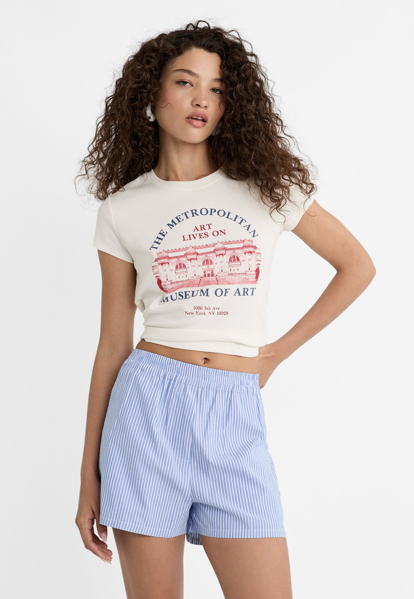 Gestreepte popeline boxershort met elastische tailleband - Broeken voor dames | Stradivarius Neth... | Stradivarius (NL)