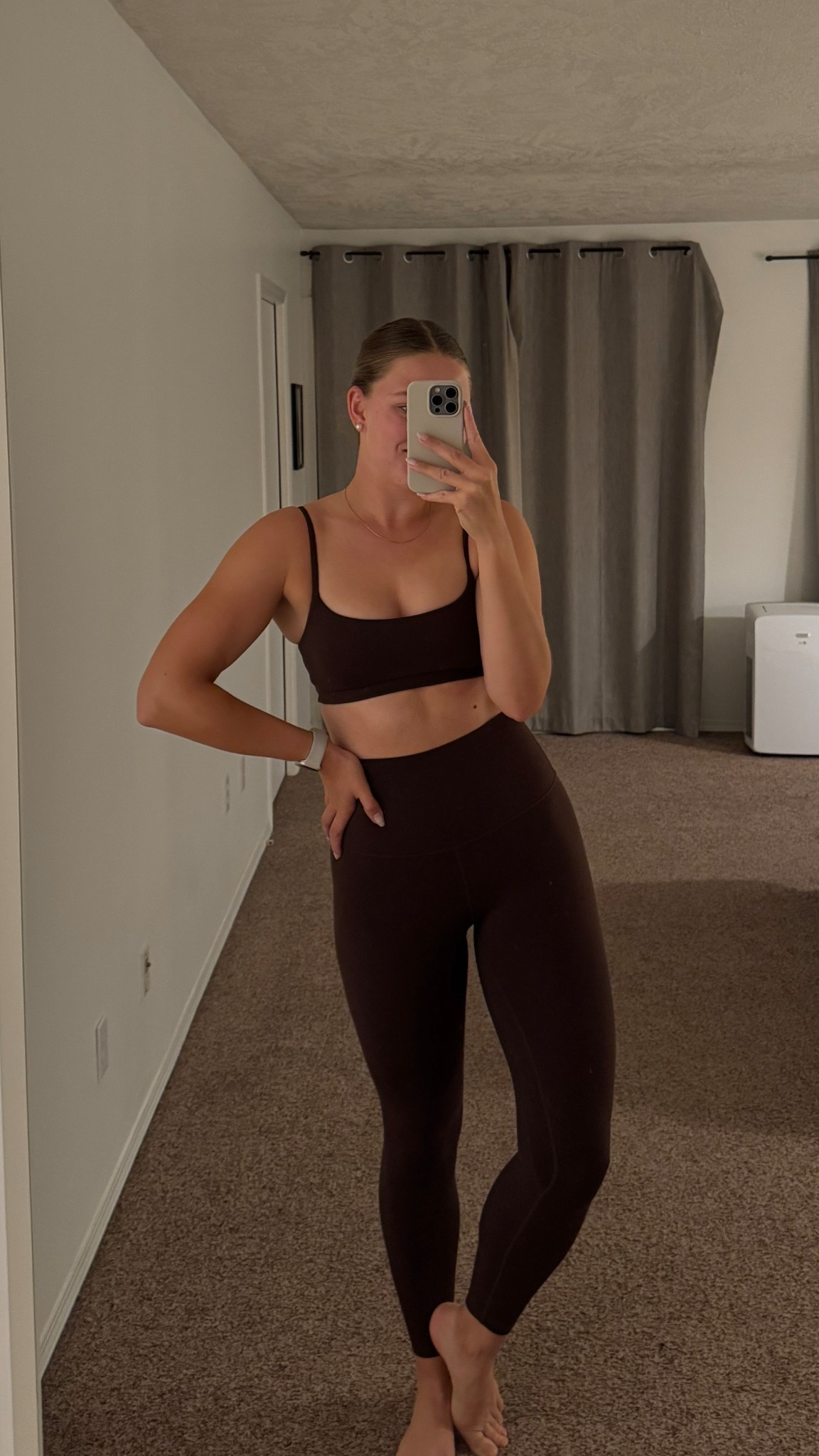 workout set in hot fudge 🤎 wearing a size small in the top and bottom 

#LTKcanada #LTKfall #LTKfitness